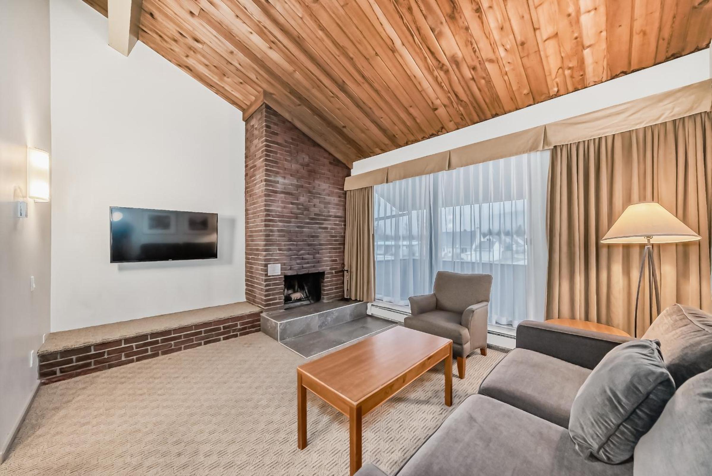 Two Bedroom Suite - Photo 8
