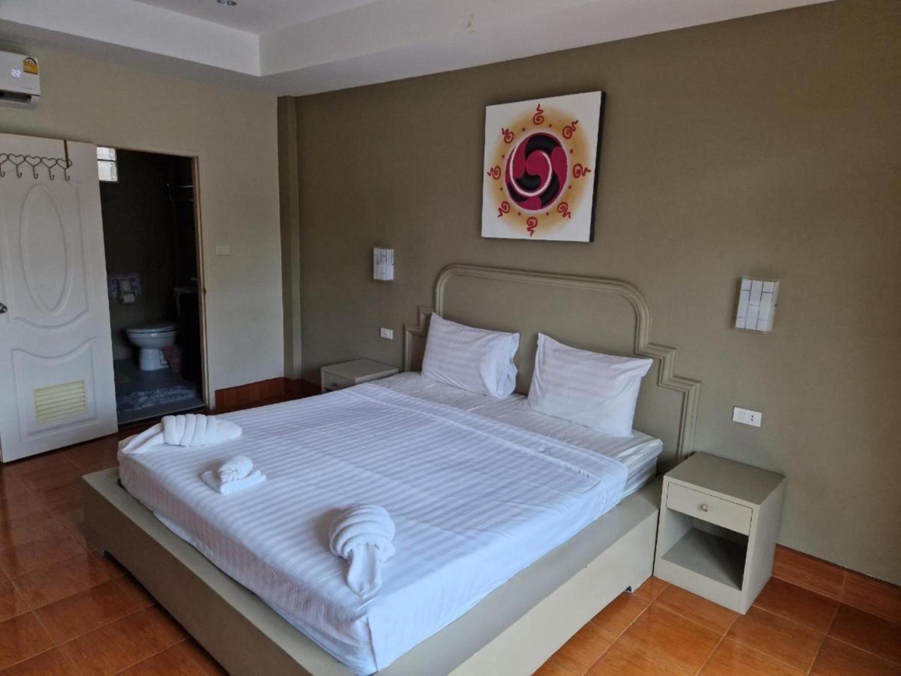 Standard Double Room - Photo 6