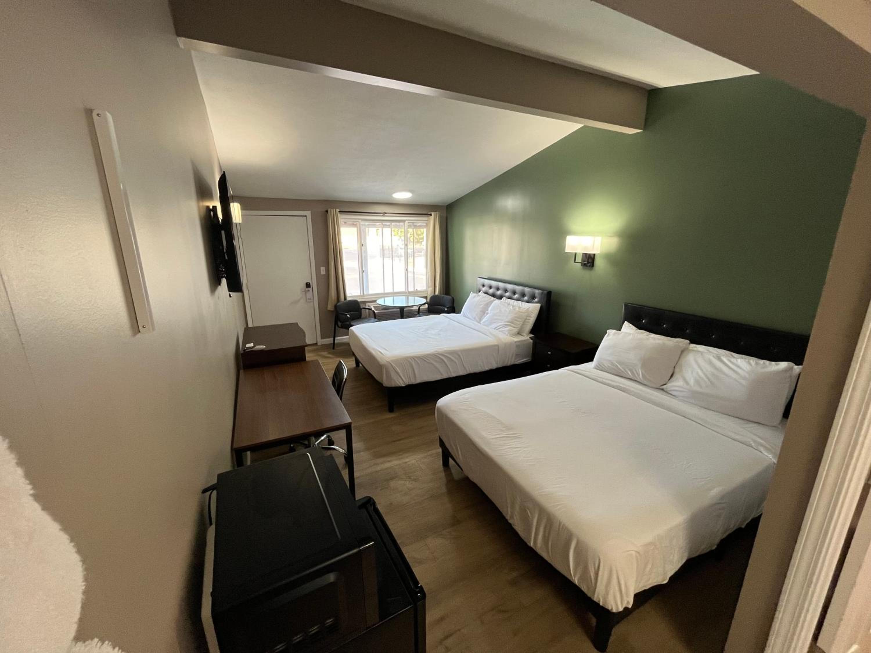 Standard Double Room - Photo 7