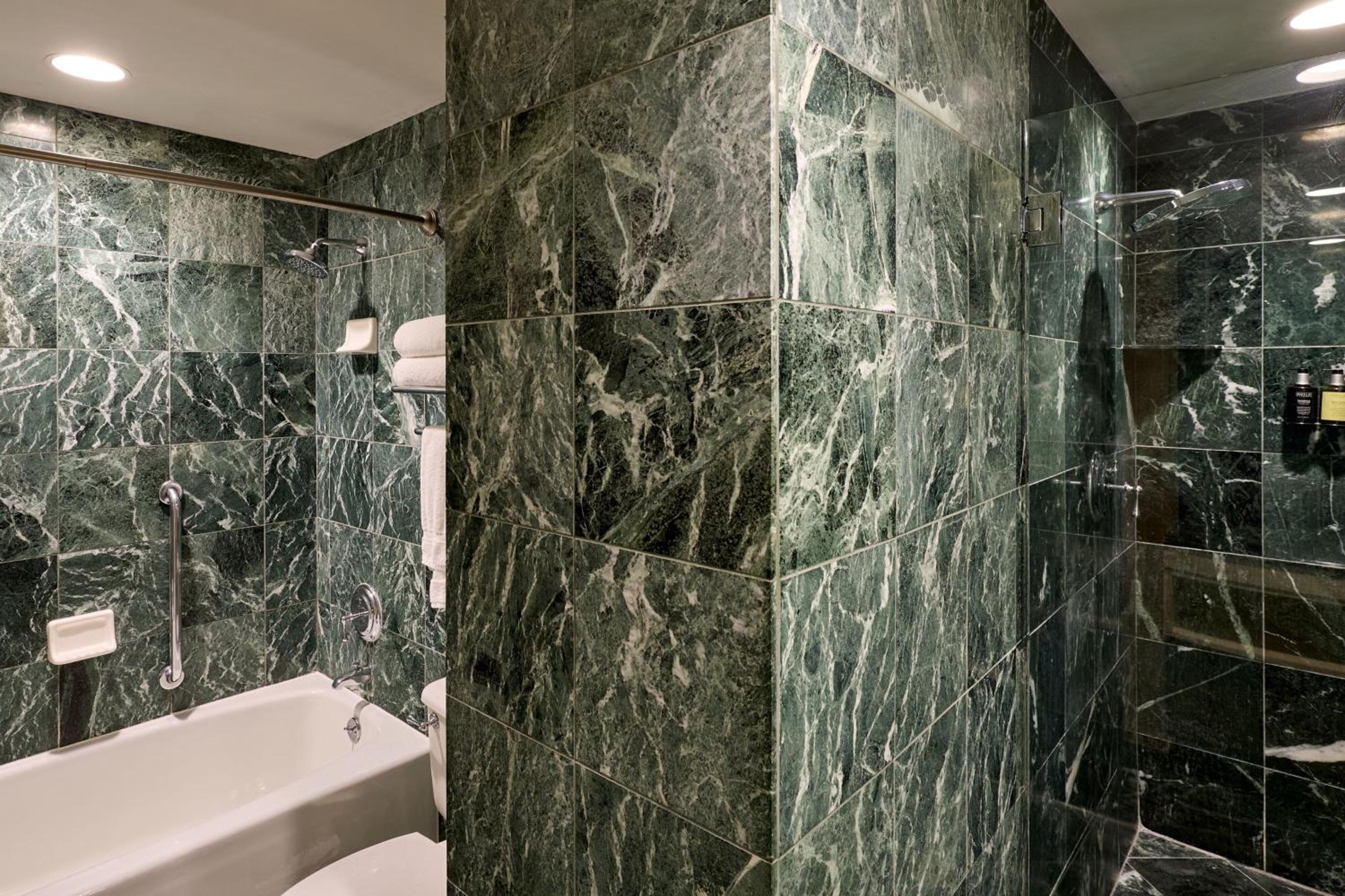One-Bedroom King Suite - Photo 3