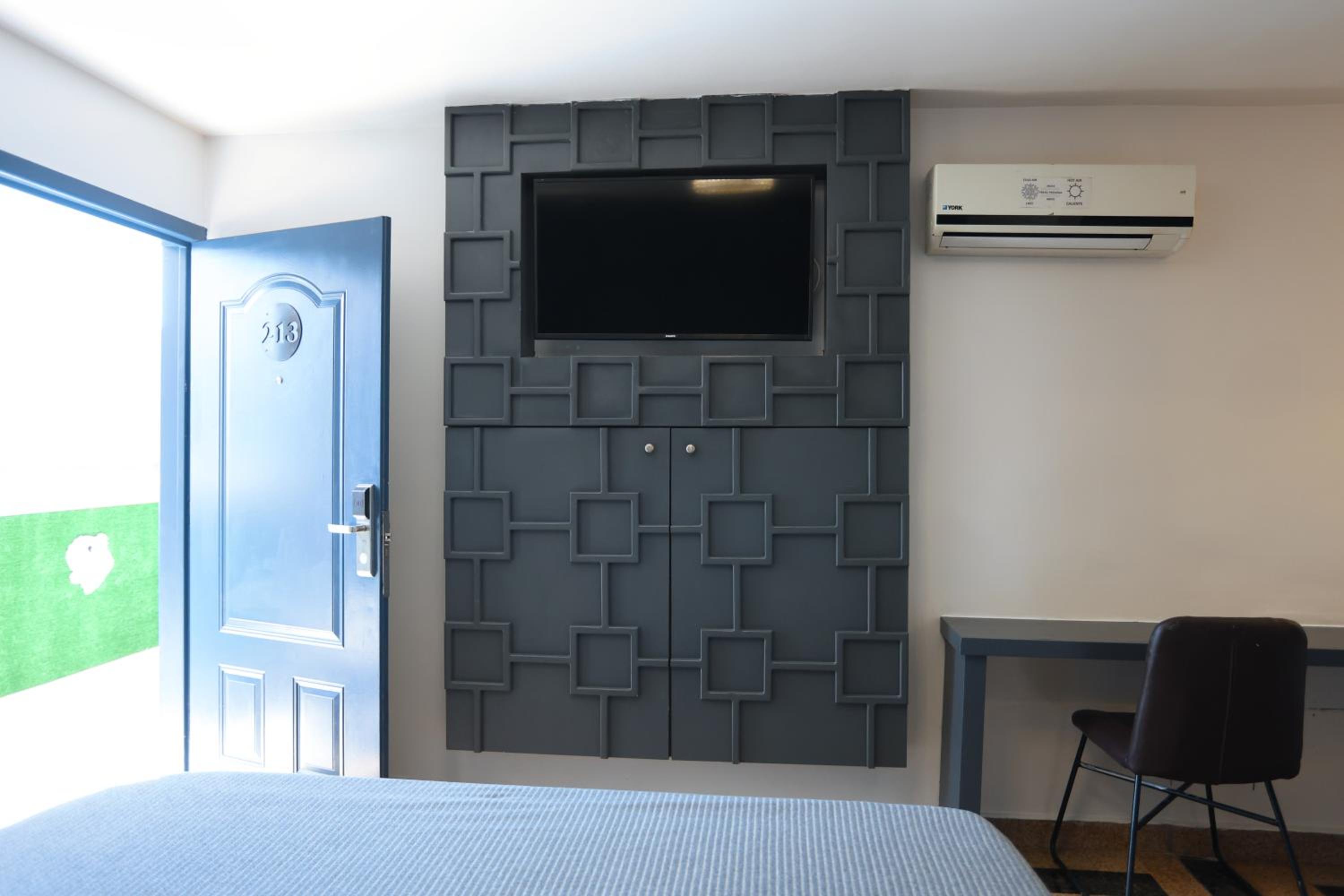 Deluxe Queen Room photo 3