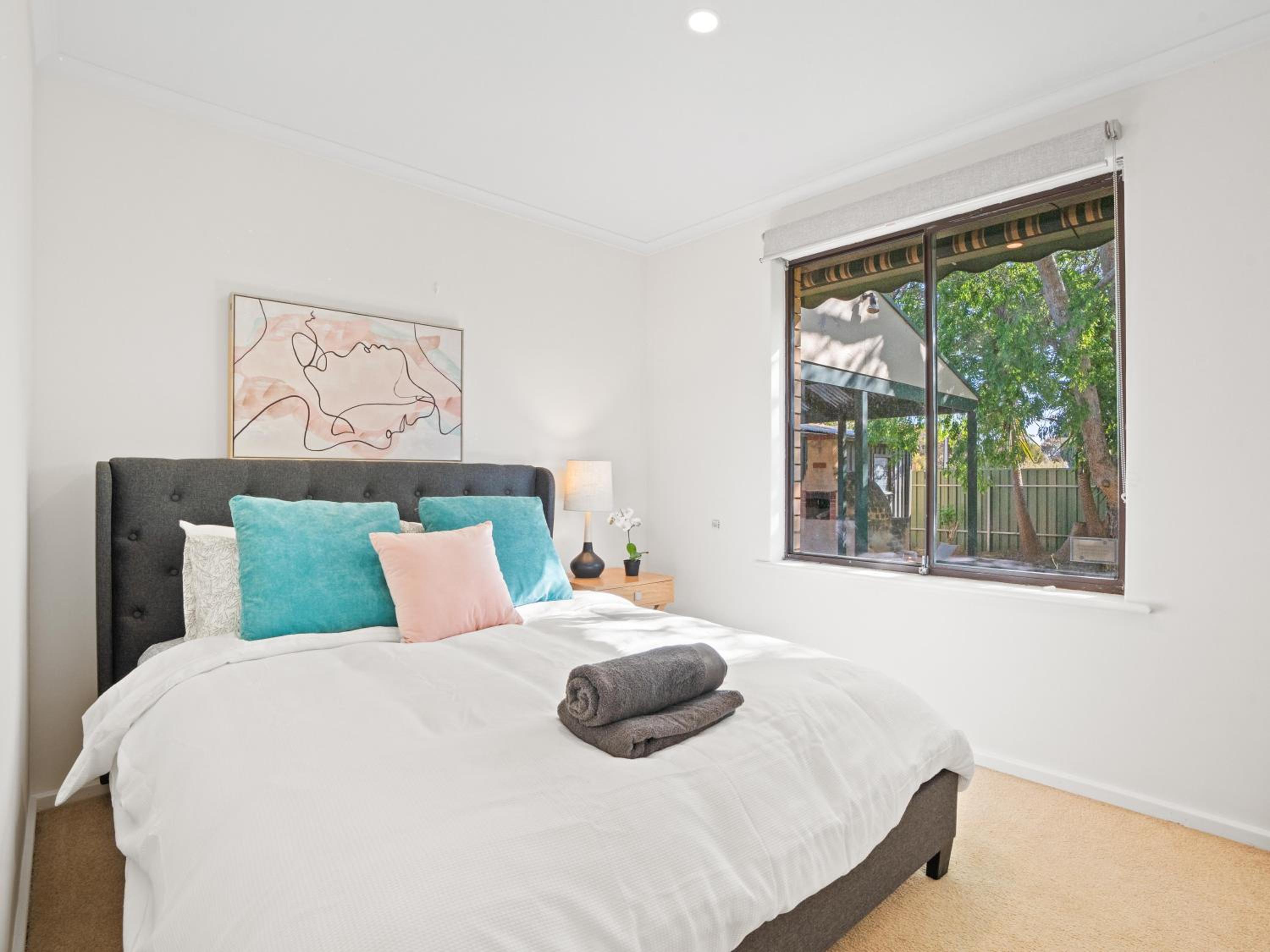 Three-Bedroom House photo 2