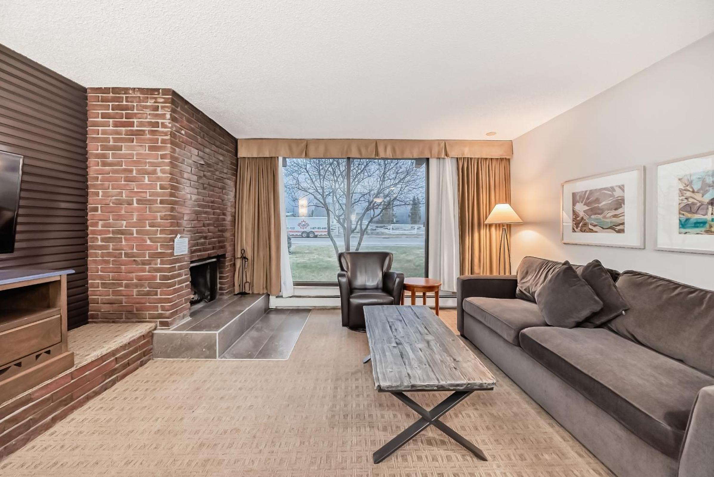 Queen Suite - Photo 1