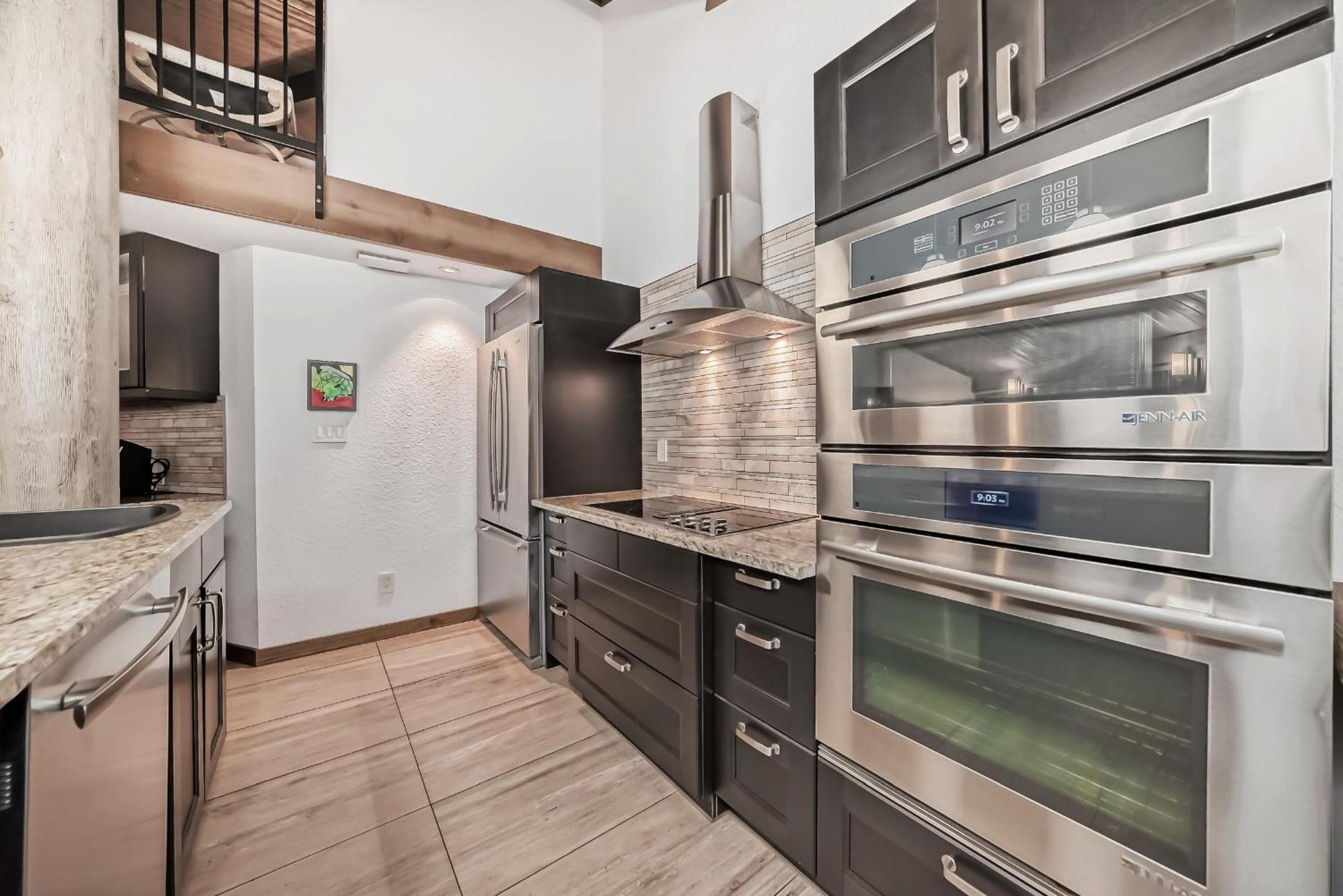 Penthouse Suite - Photo 5