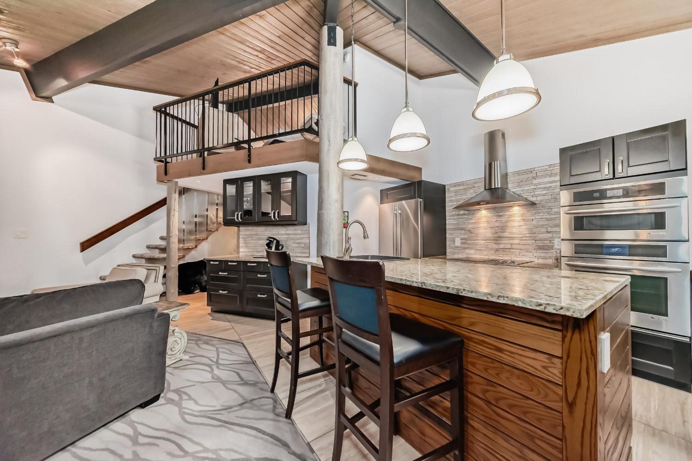 Penthouse Suite - Photo 6