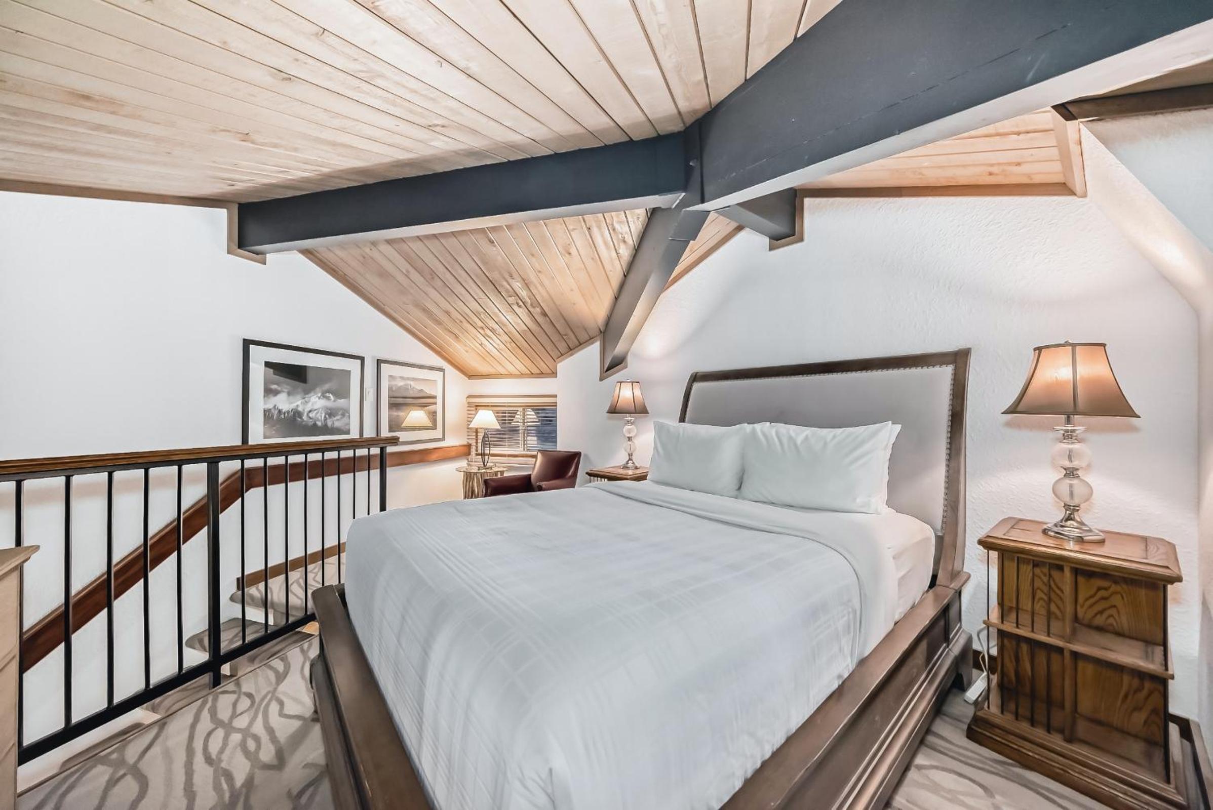 Penthouse Suite - Photo 7