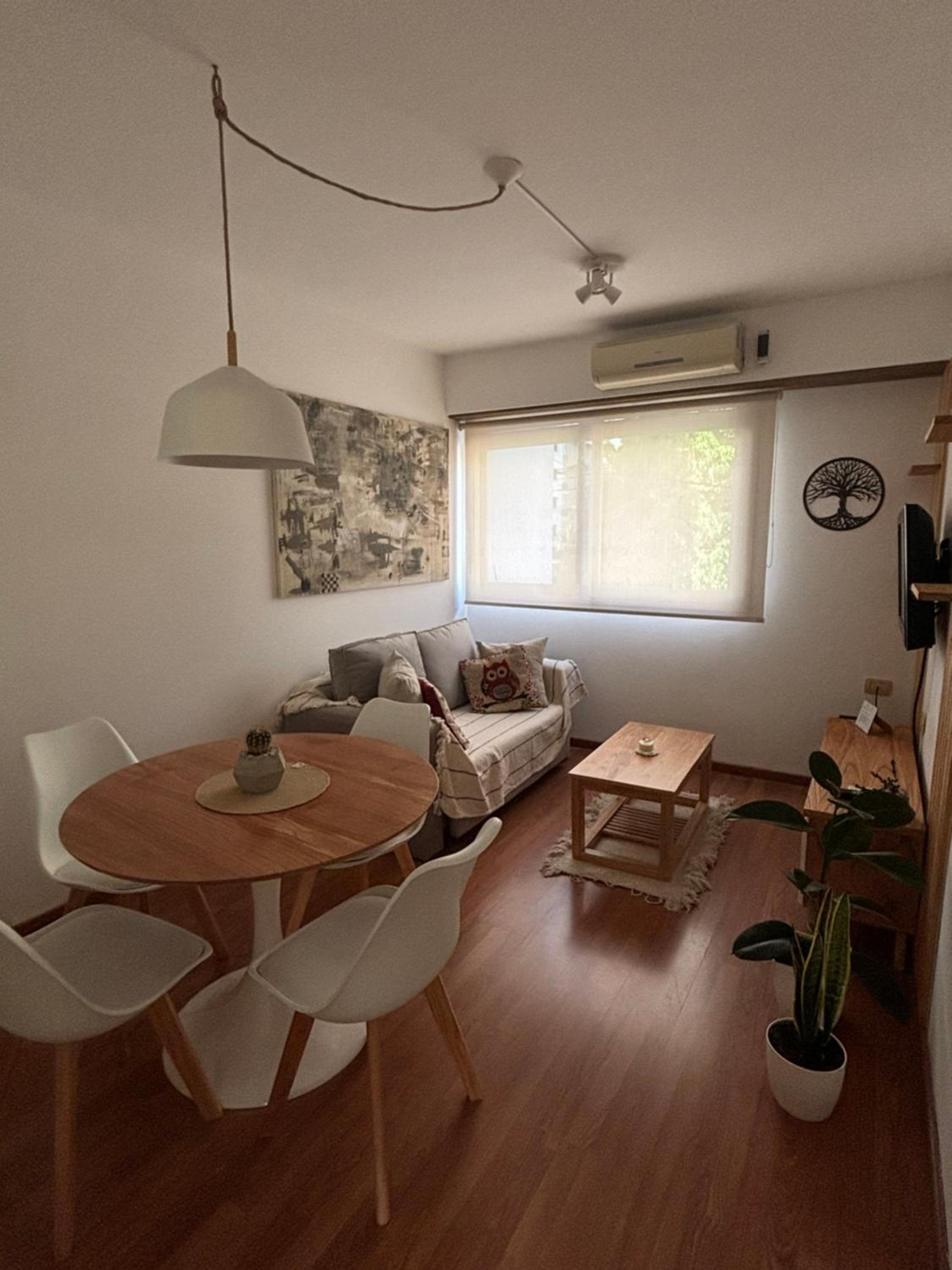 One-Bedroom Apartment photo 1