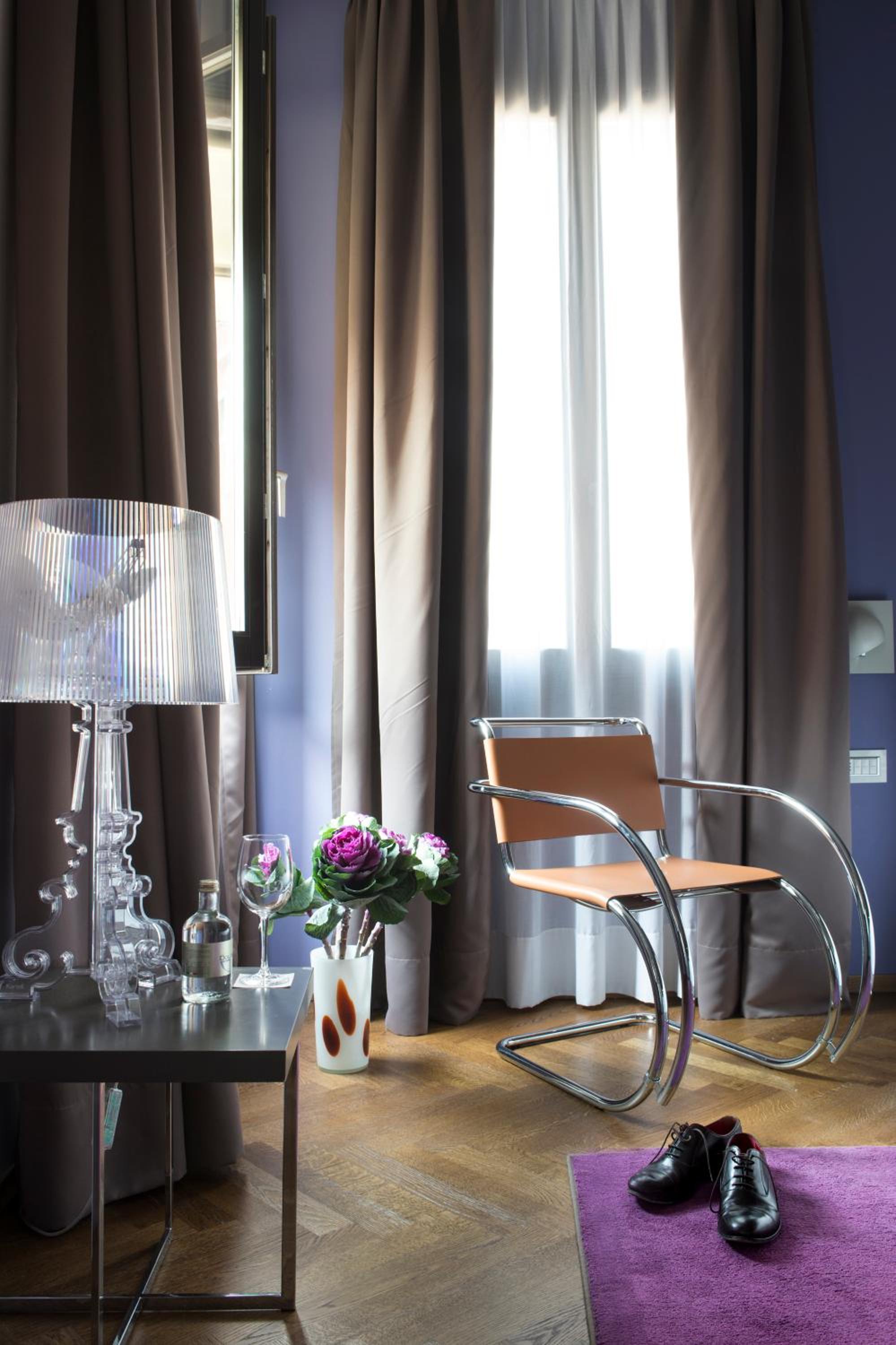 Luxury Double Room with Canal View thumbnail 6