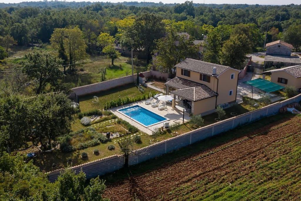 Three-Bedroom Villa photo 2