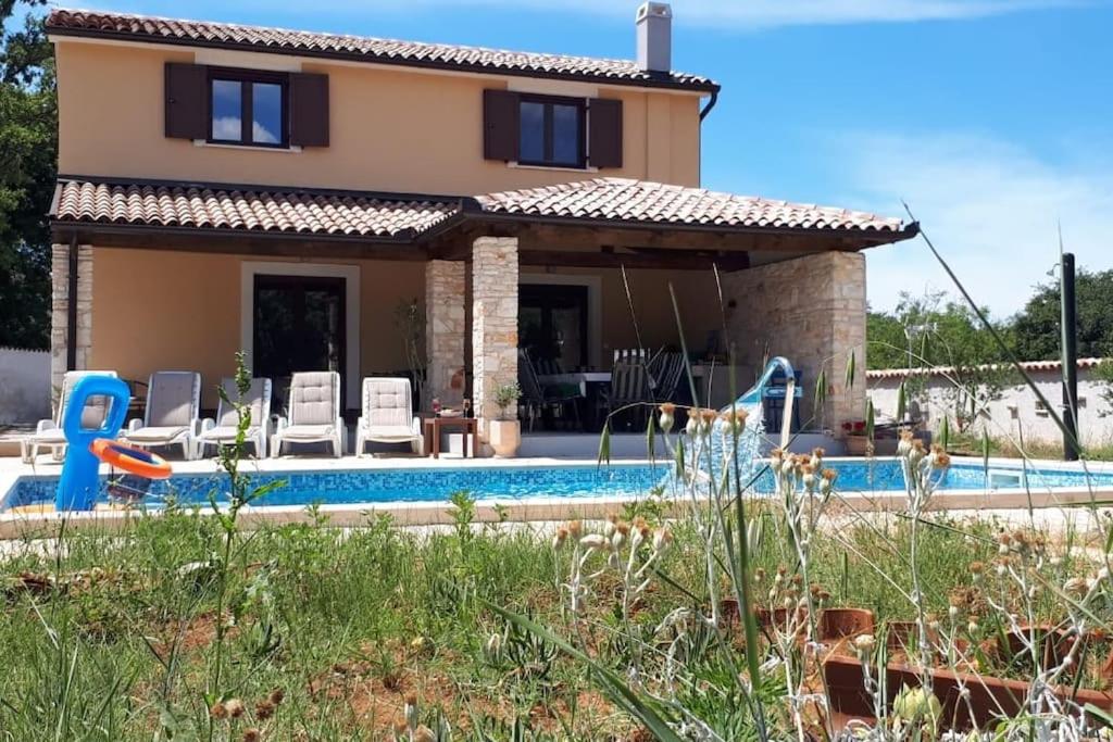 Three-Bedroom Villa photo 3