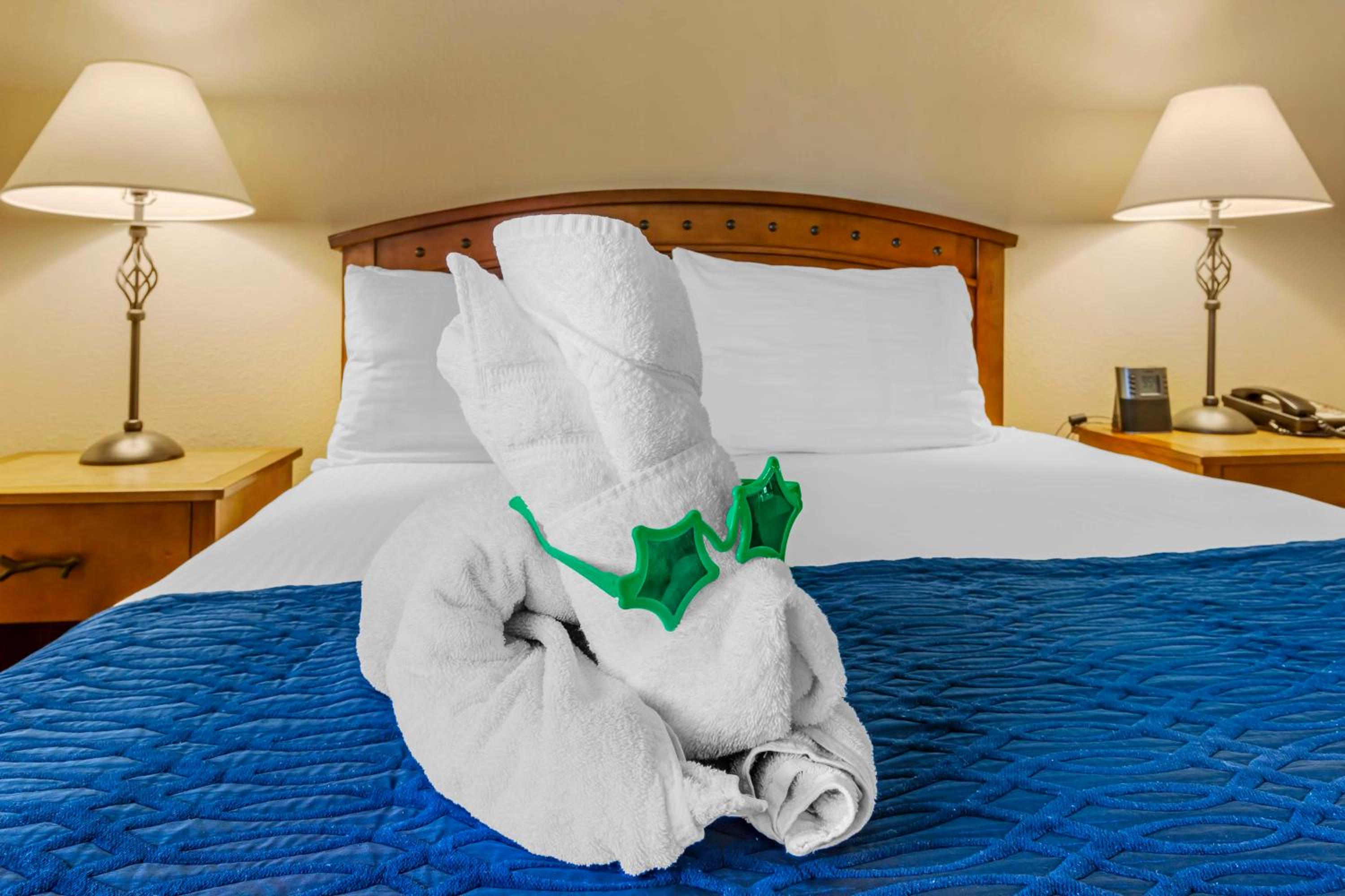 Two-Bedroom Queen Suite