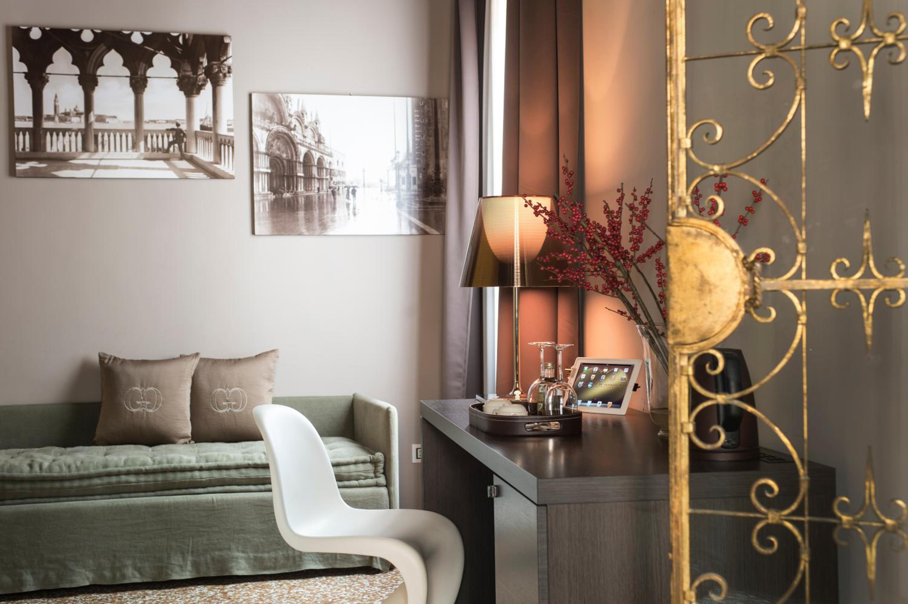 Junior Suite with Canal View