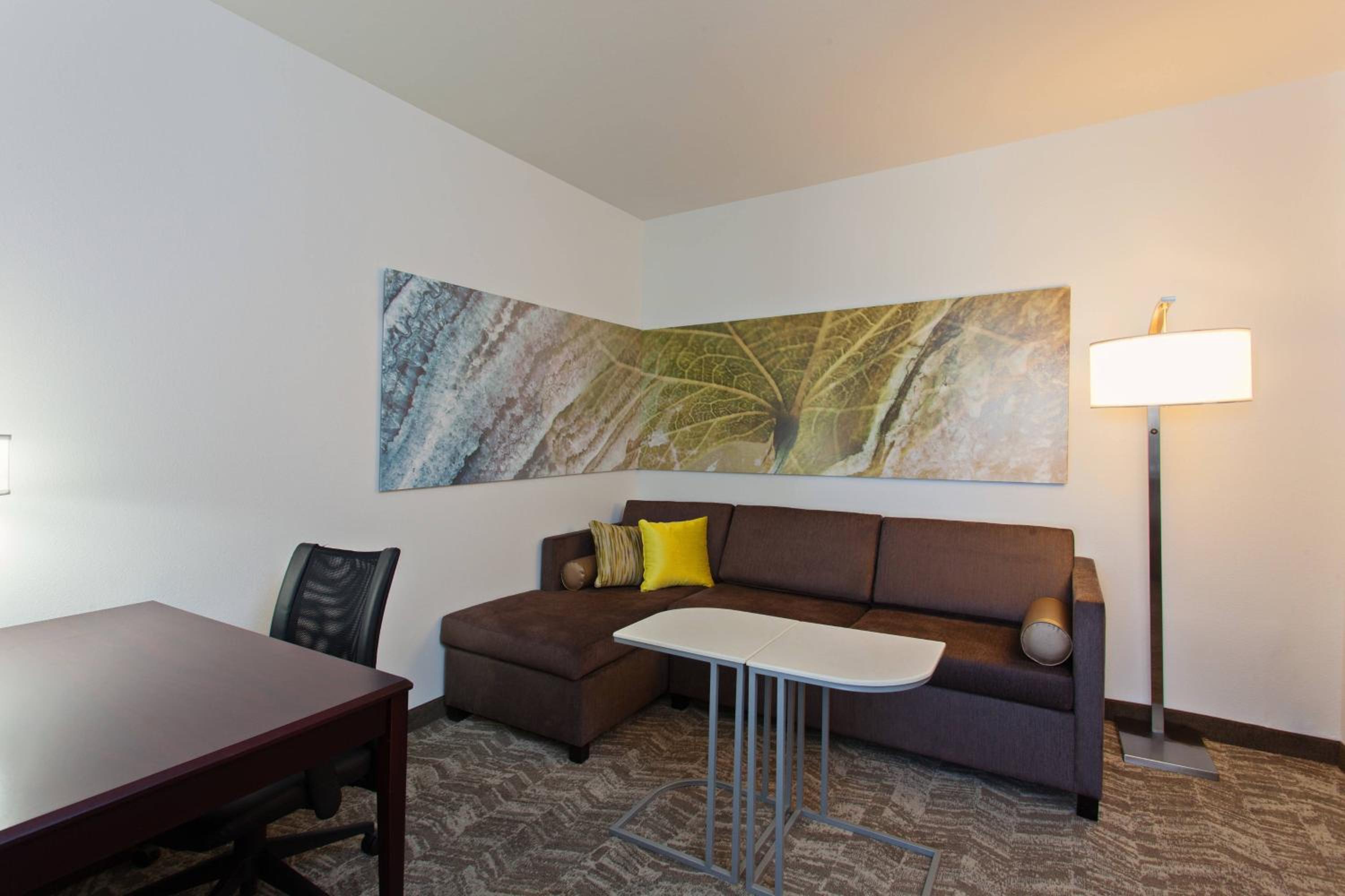 Queen Suite with Sofa Bed - Photo 1