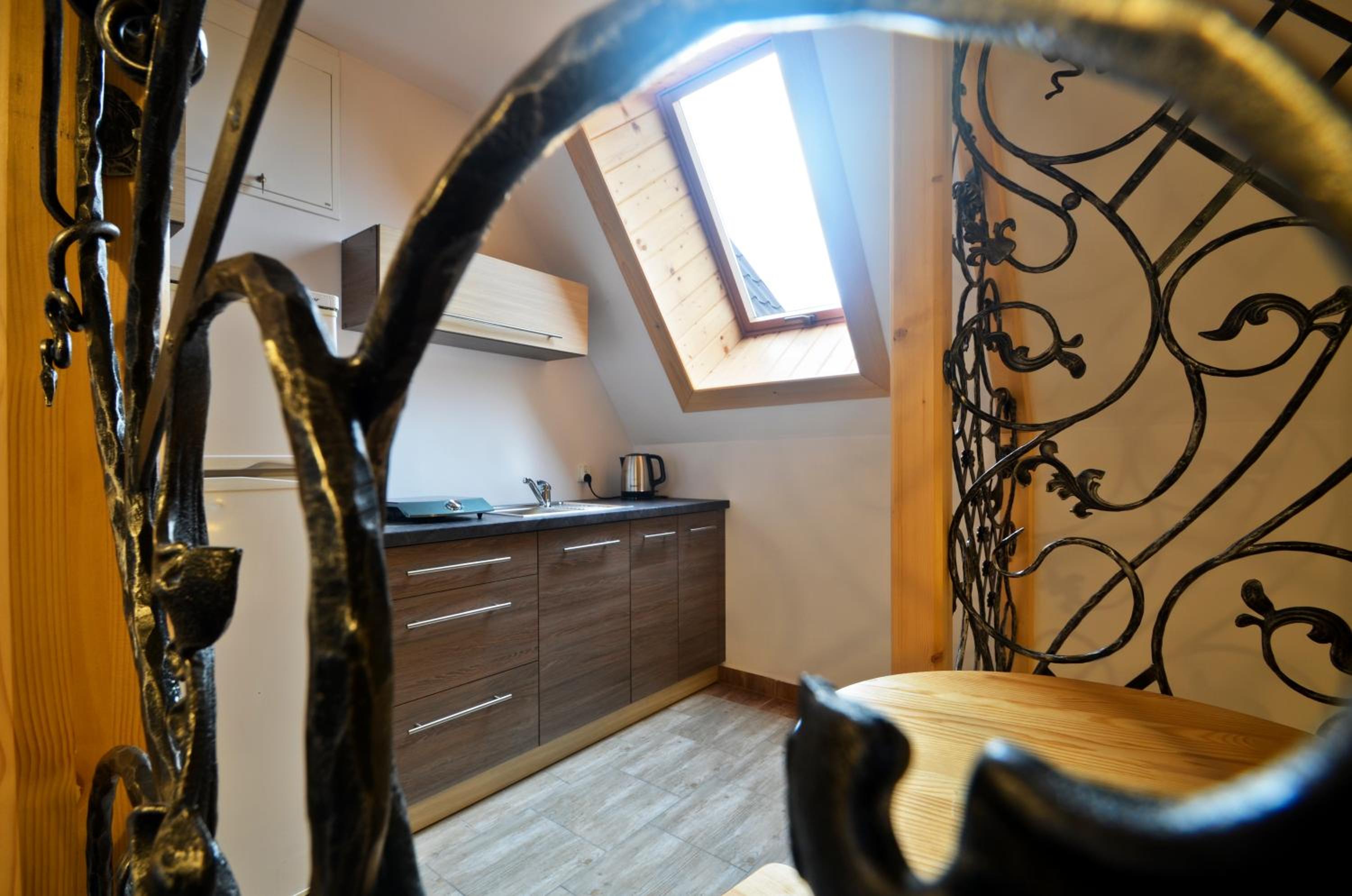 Quadruple Room with Mountain View - Photo 4