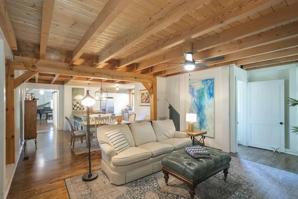 Four-Bedroom House photo 1