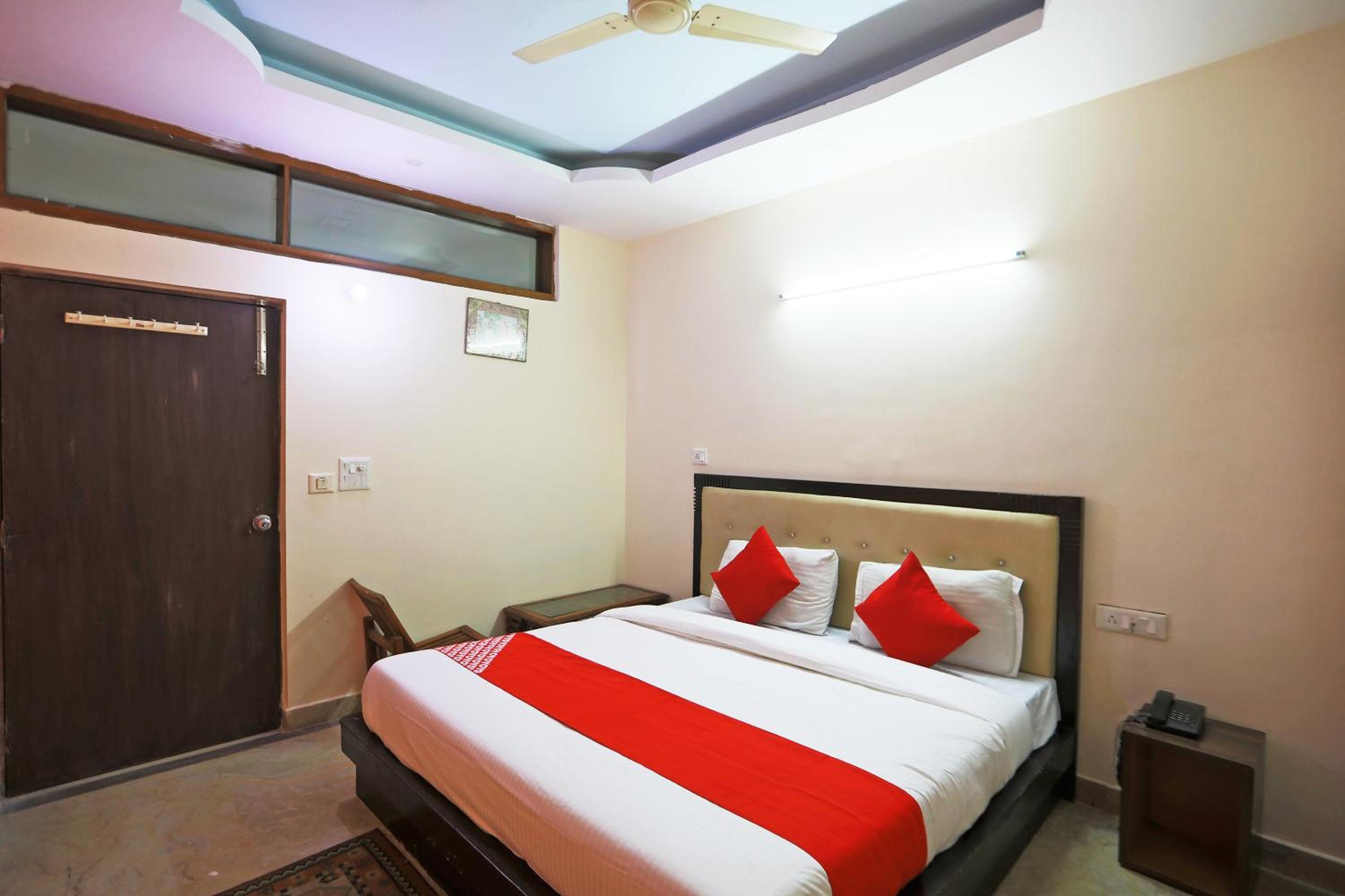Classic Triple Room - Photo 16
