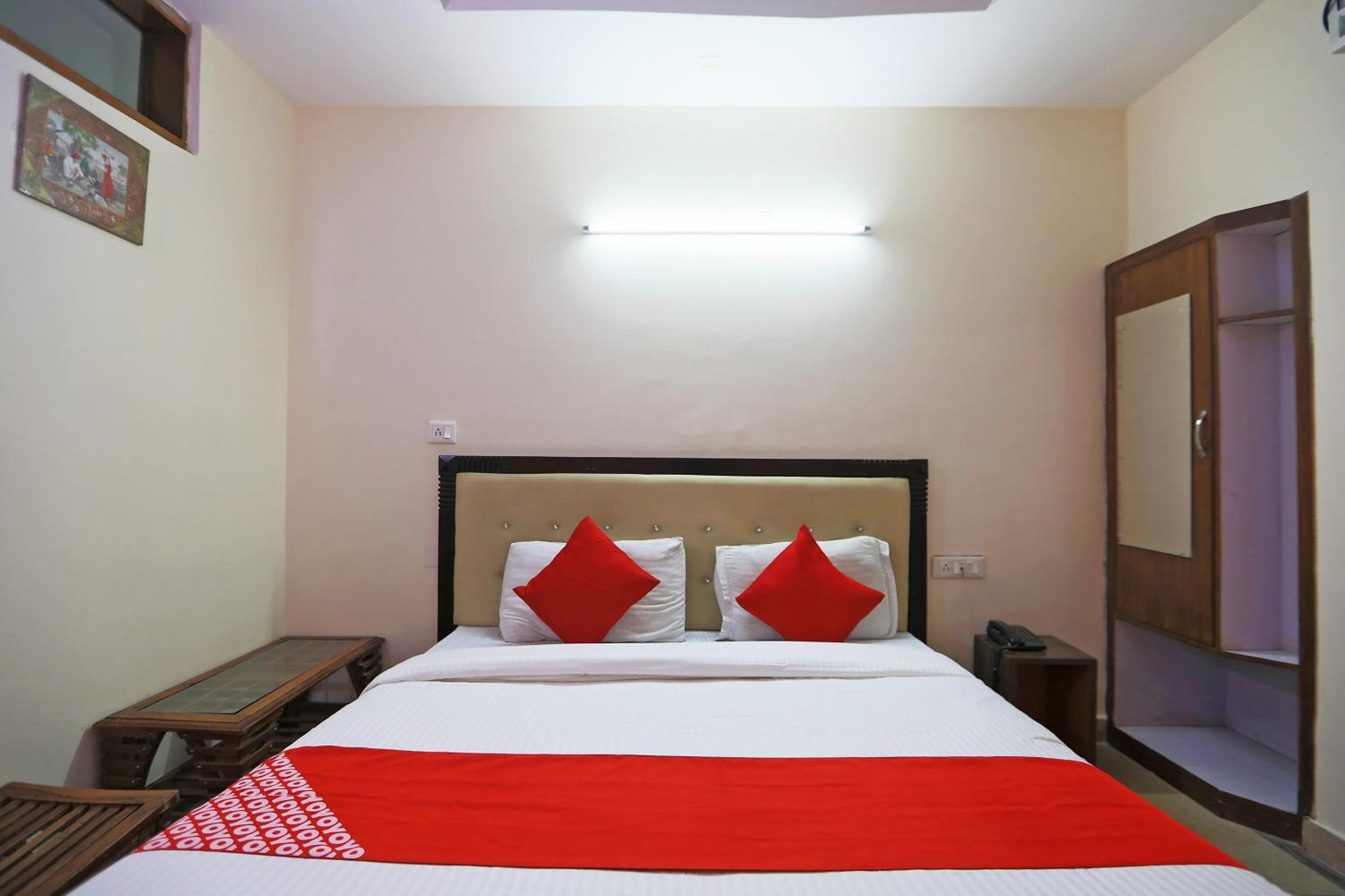Classic Triple Room - Photo 17