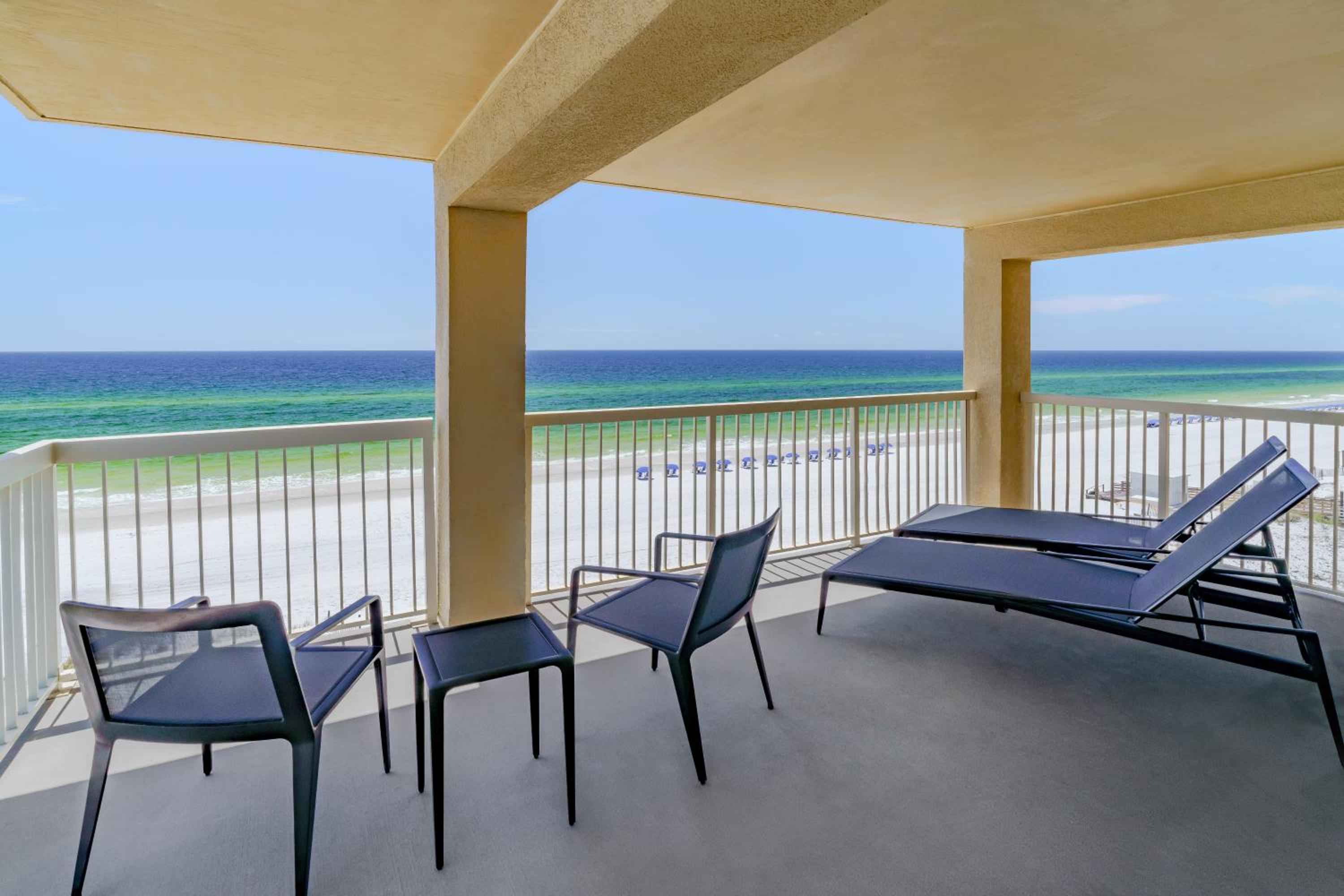 Suite with Two Queen Beds, Balcony and Gulf View - Photo 6