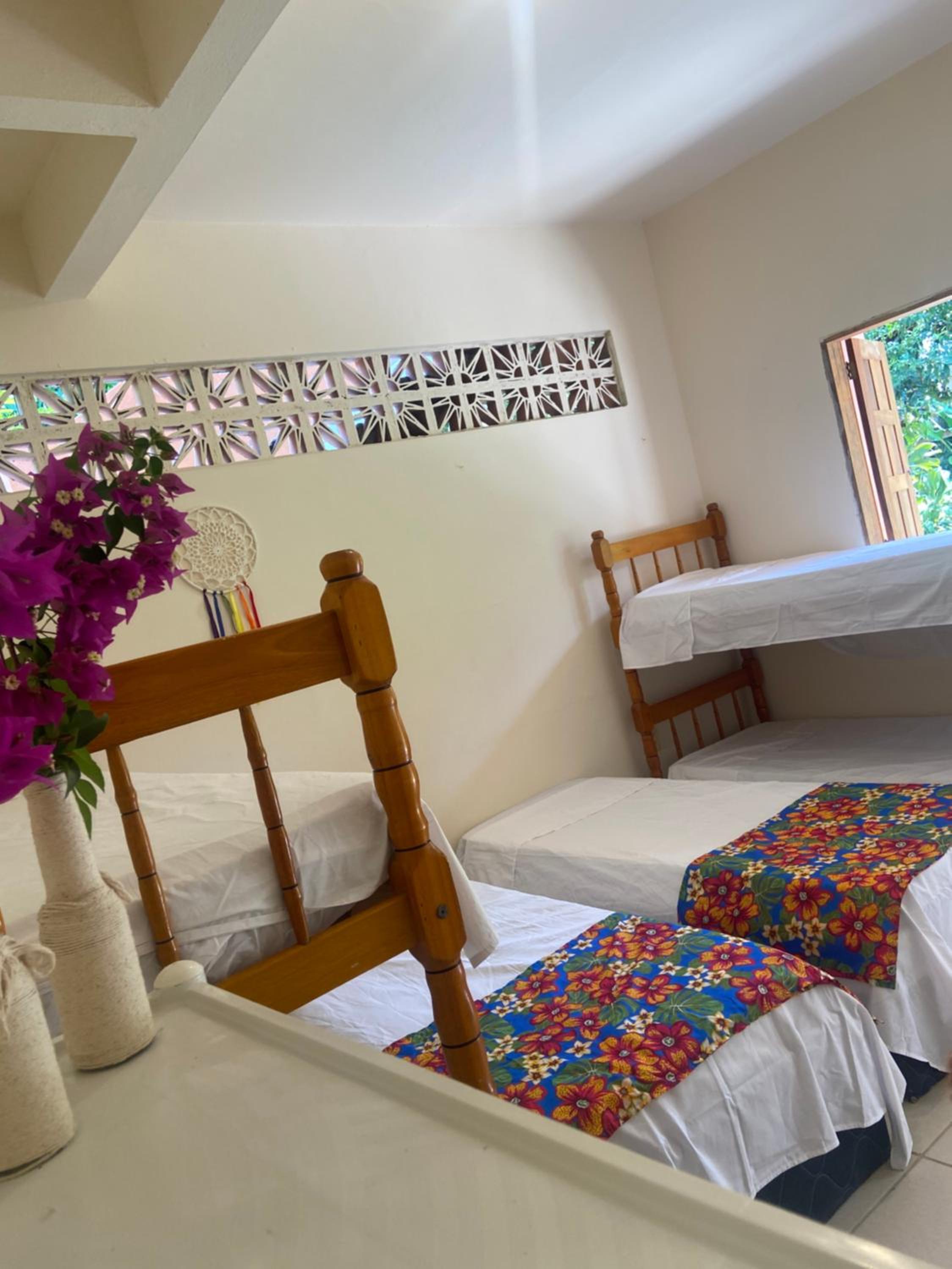 Bed in 6-Bed Mixed Dormitory Room photo 1