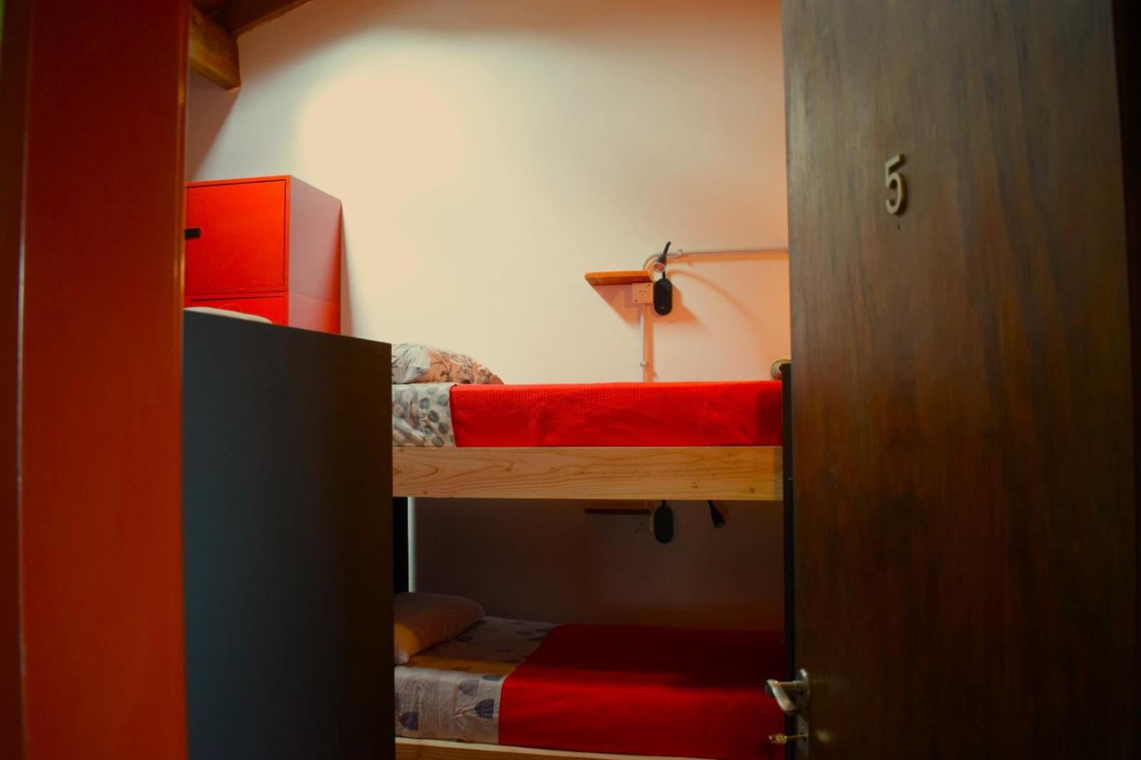 Single Bed in Mixed Dormitory Room ( 6 Adults ) photo 3