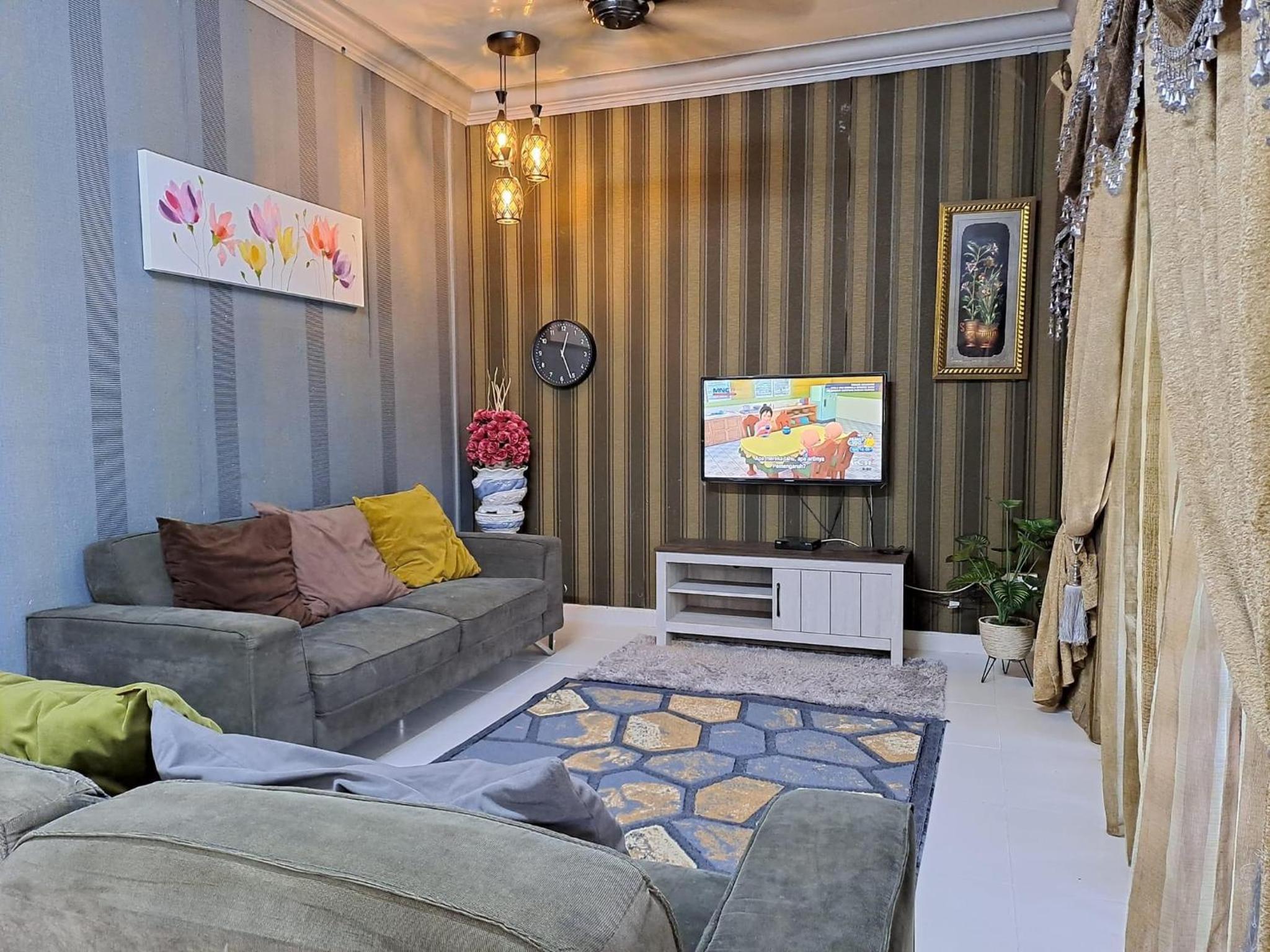 Four-Bedroom House photo 1