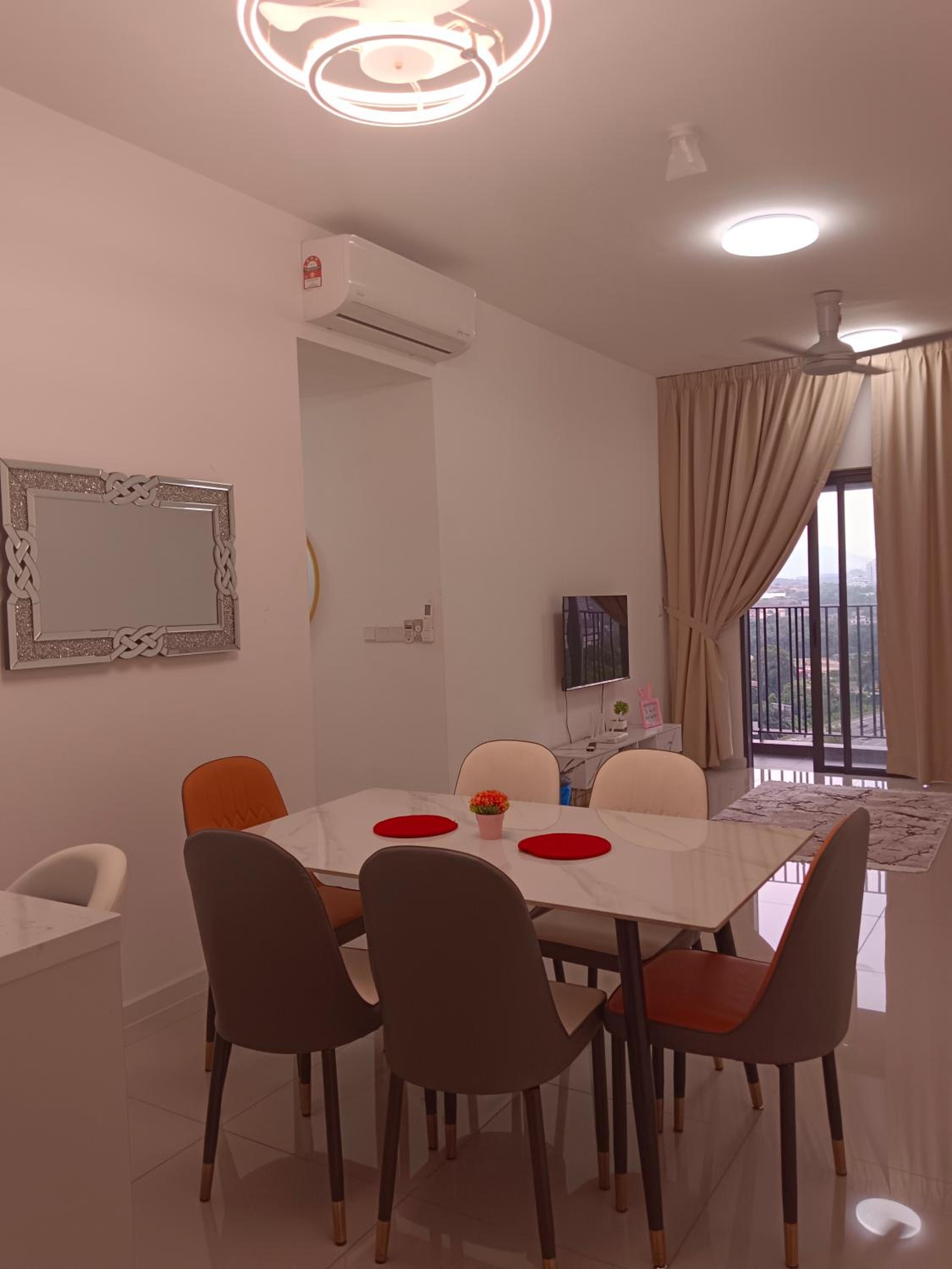 Three-Bedroom Deluxe Apartment photo 2