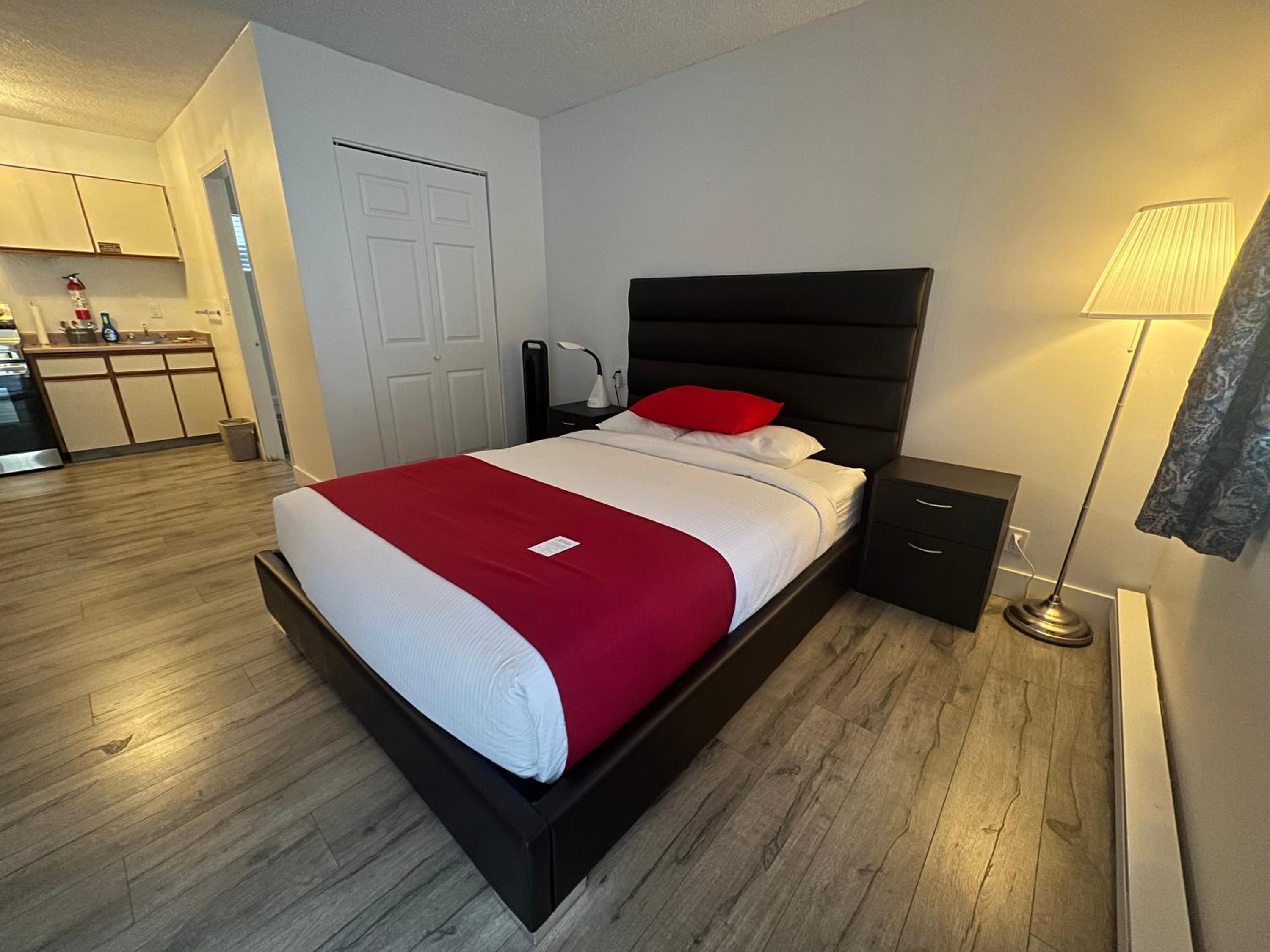 Queen Room photo 1