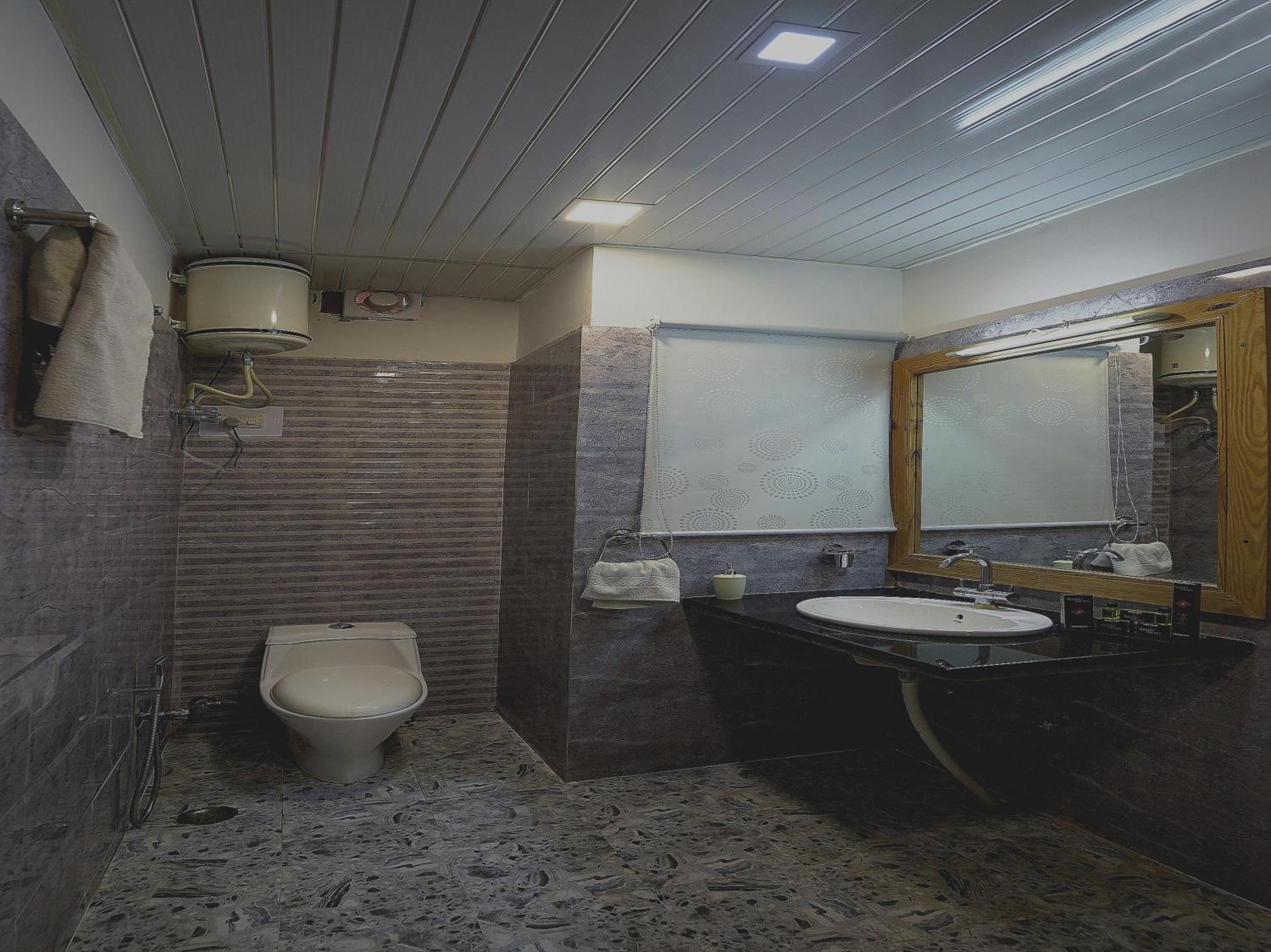 Triple Room With Bathroom photo 2