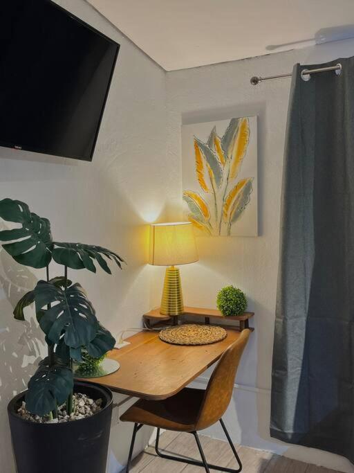One-Bedroom Apartment photo 2