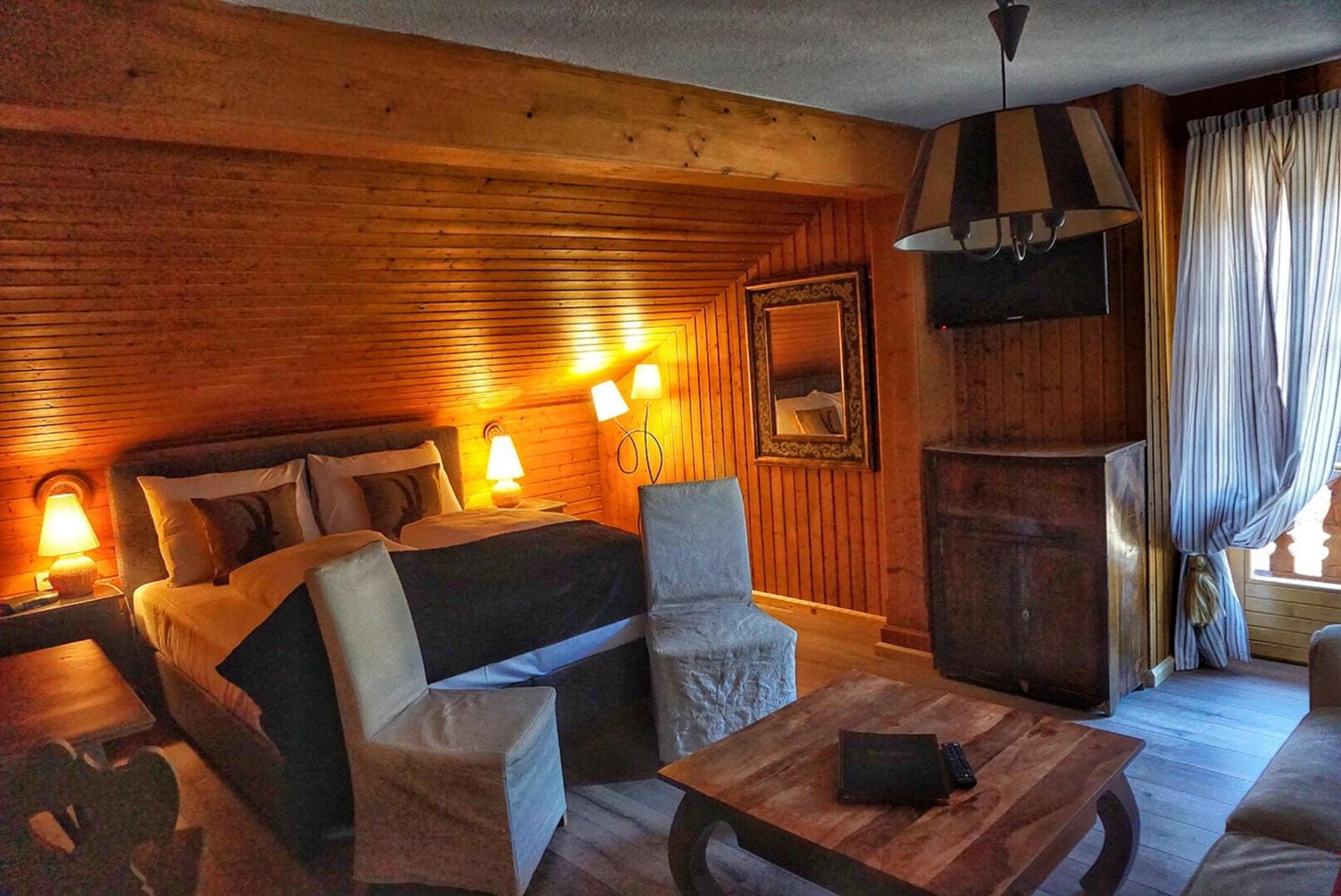 Junior Suite (2 Adults) - Photo 9