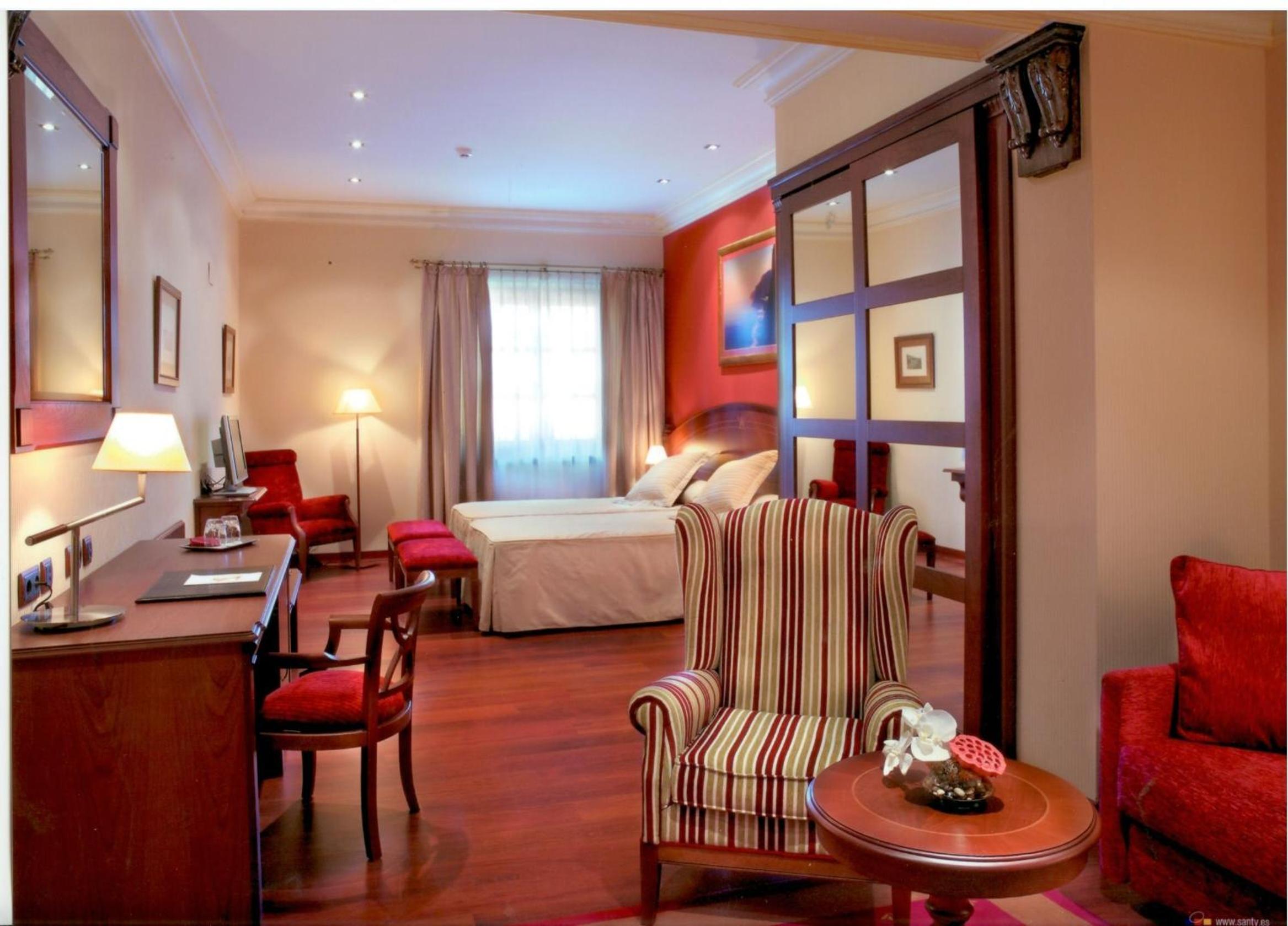 Superior Double or Twin Room photo 2