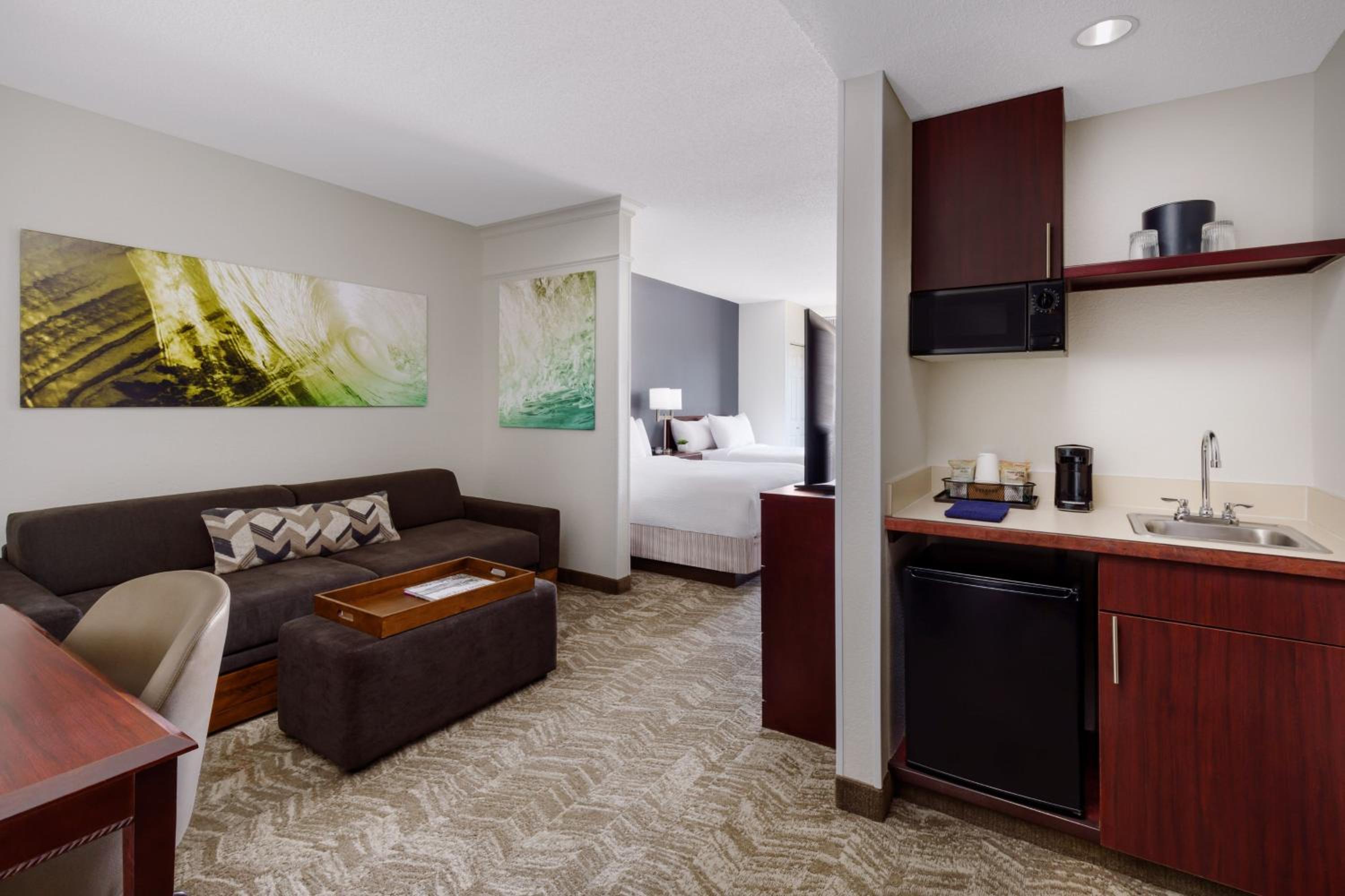 Double Suite with Two Double Beds, Bathtub and Trundle Sofa - Mobility Access/Hearing Accessible photo 1