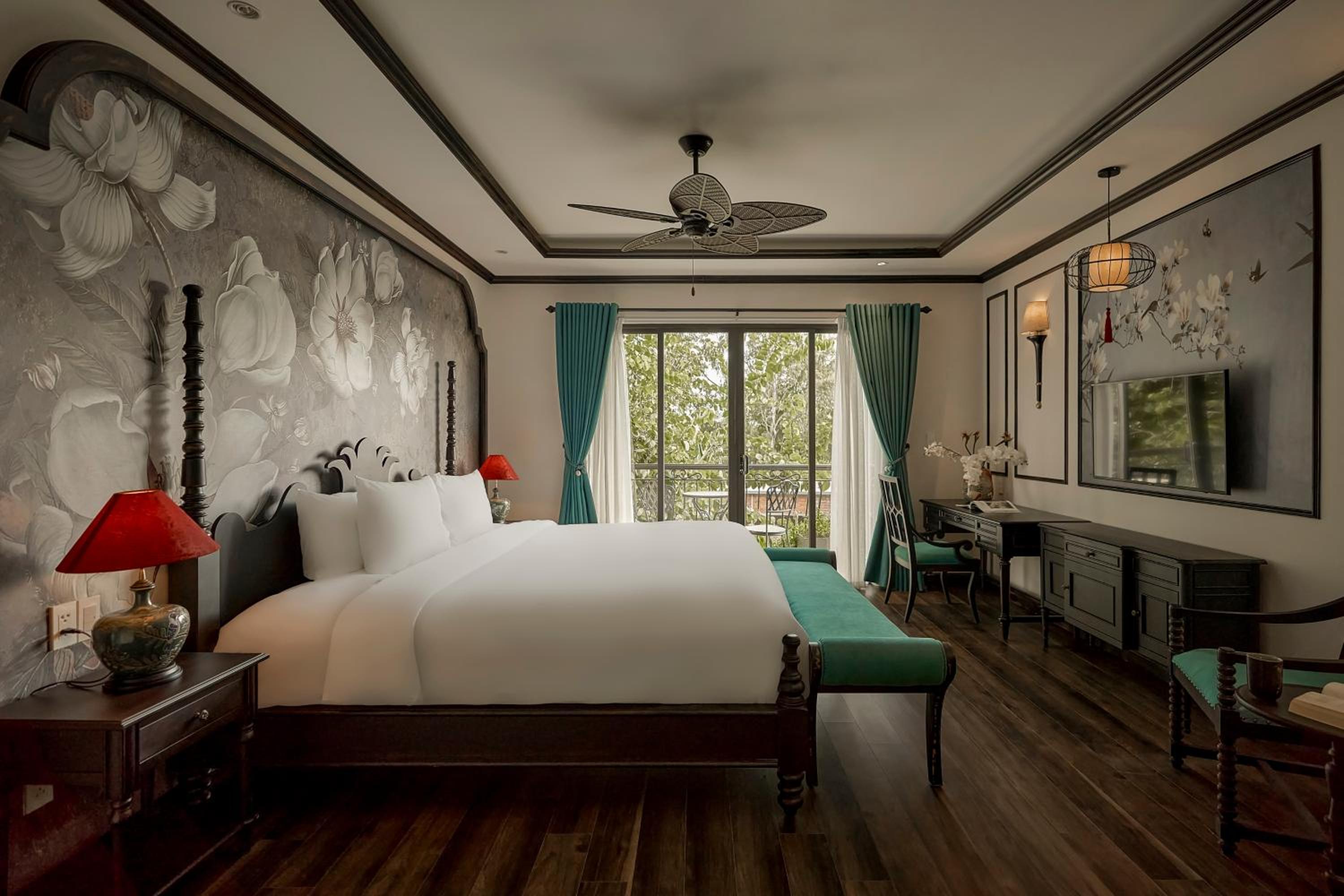 Signature Suite With Garden View - Photo 3