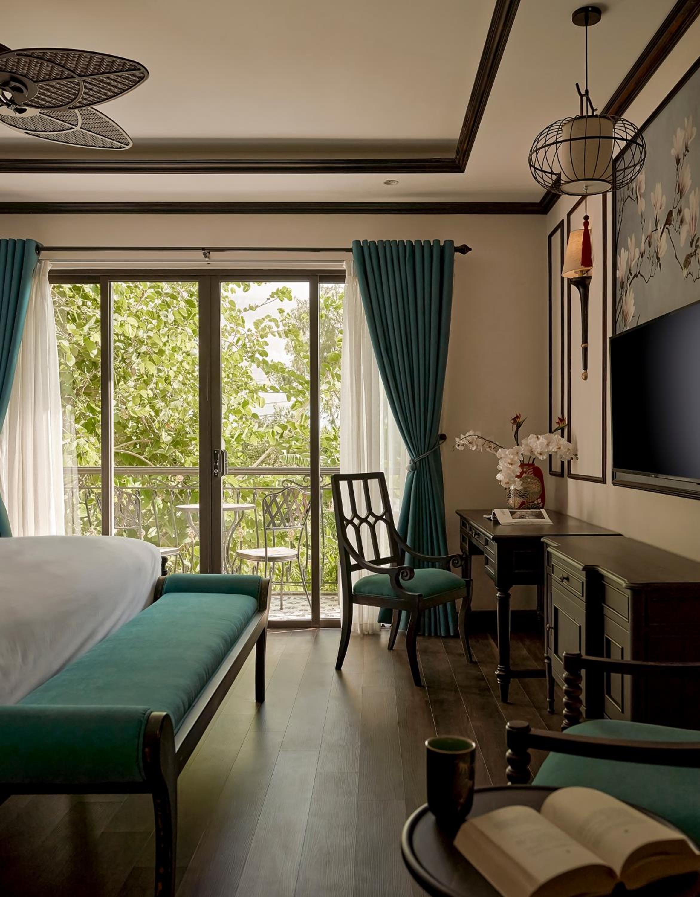 Signature Suite With Garden View - Photo 22