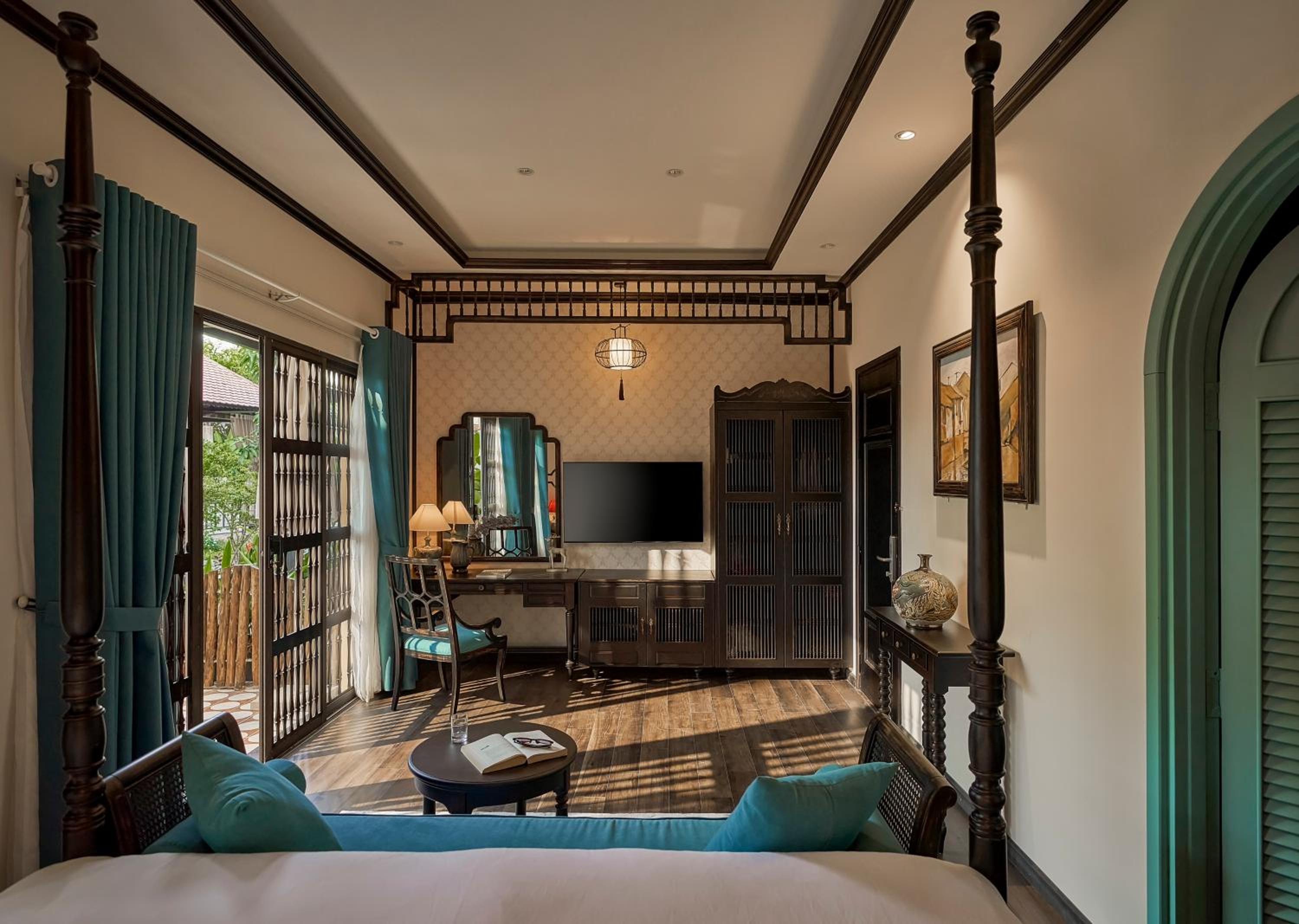 Signature Suite With Garden View - Photo 27