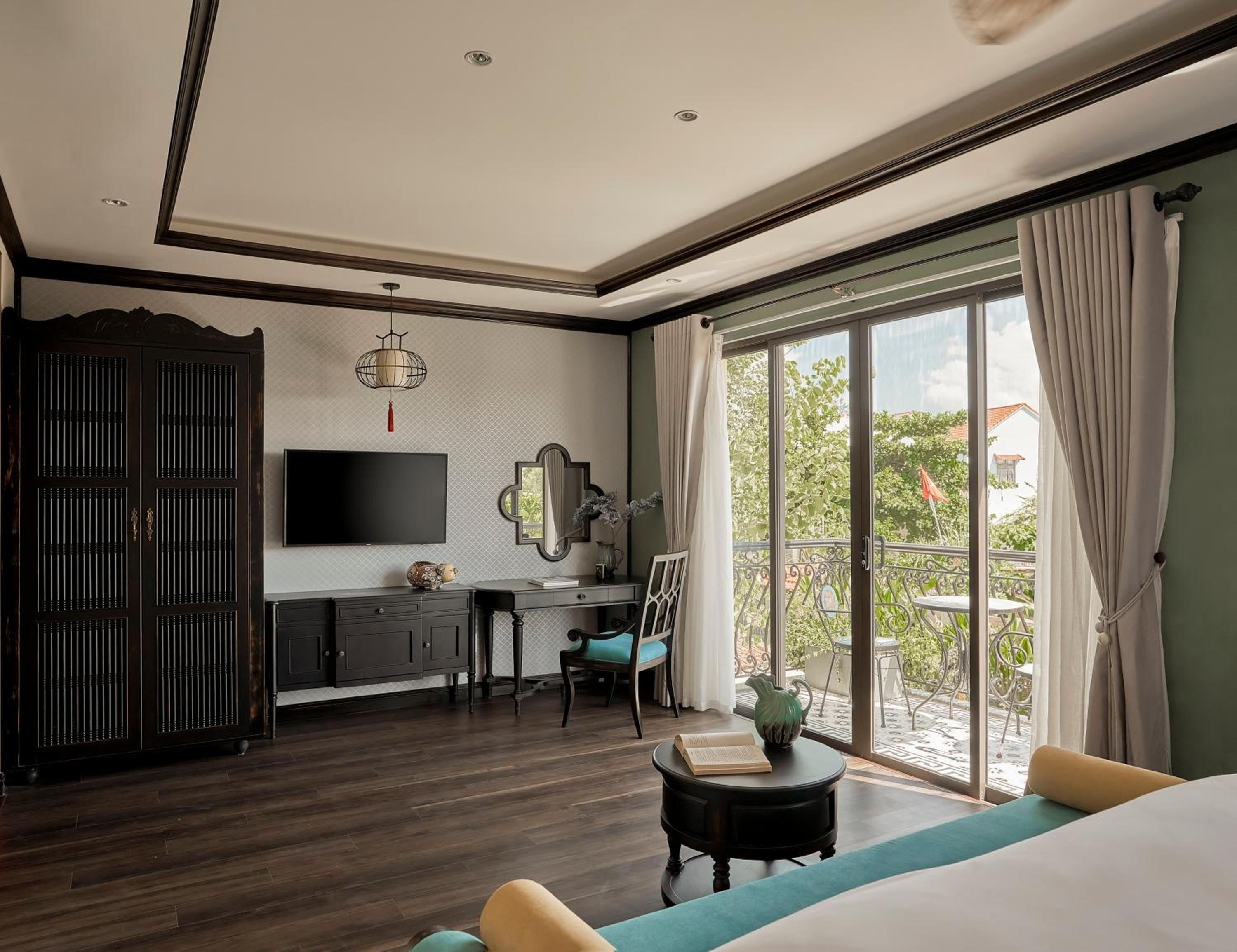 Signature Suite With Garden View - Photo 18