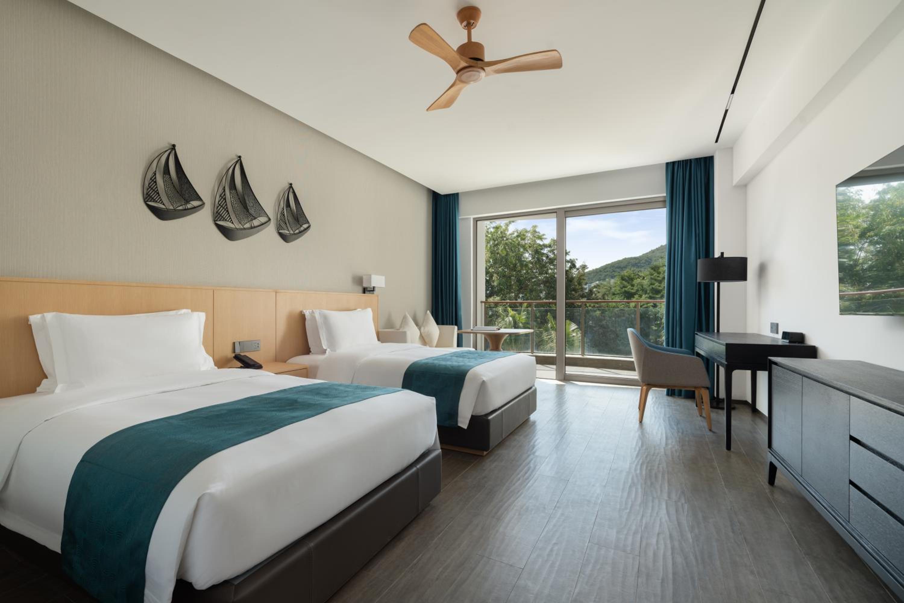 Superior Twin Room with Garden View