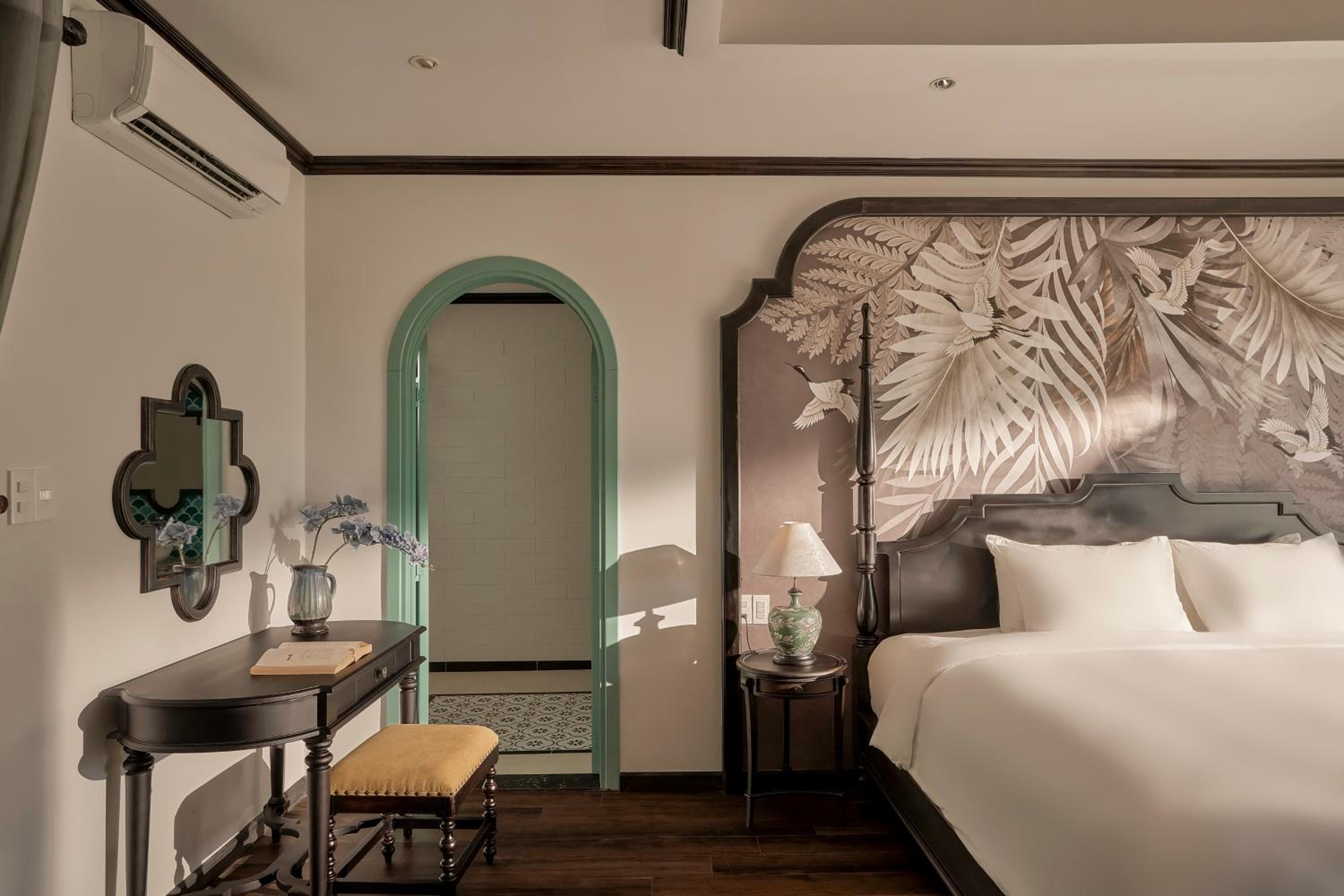 Family Suite With Garden View - Photo 16