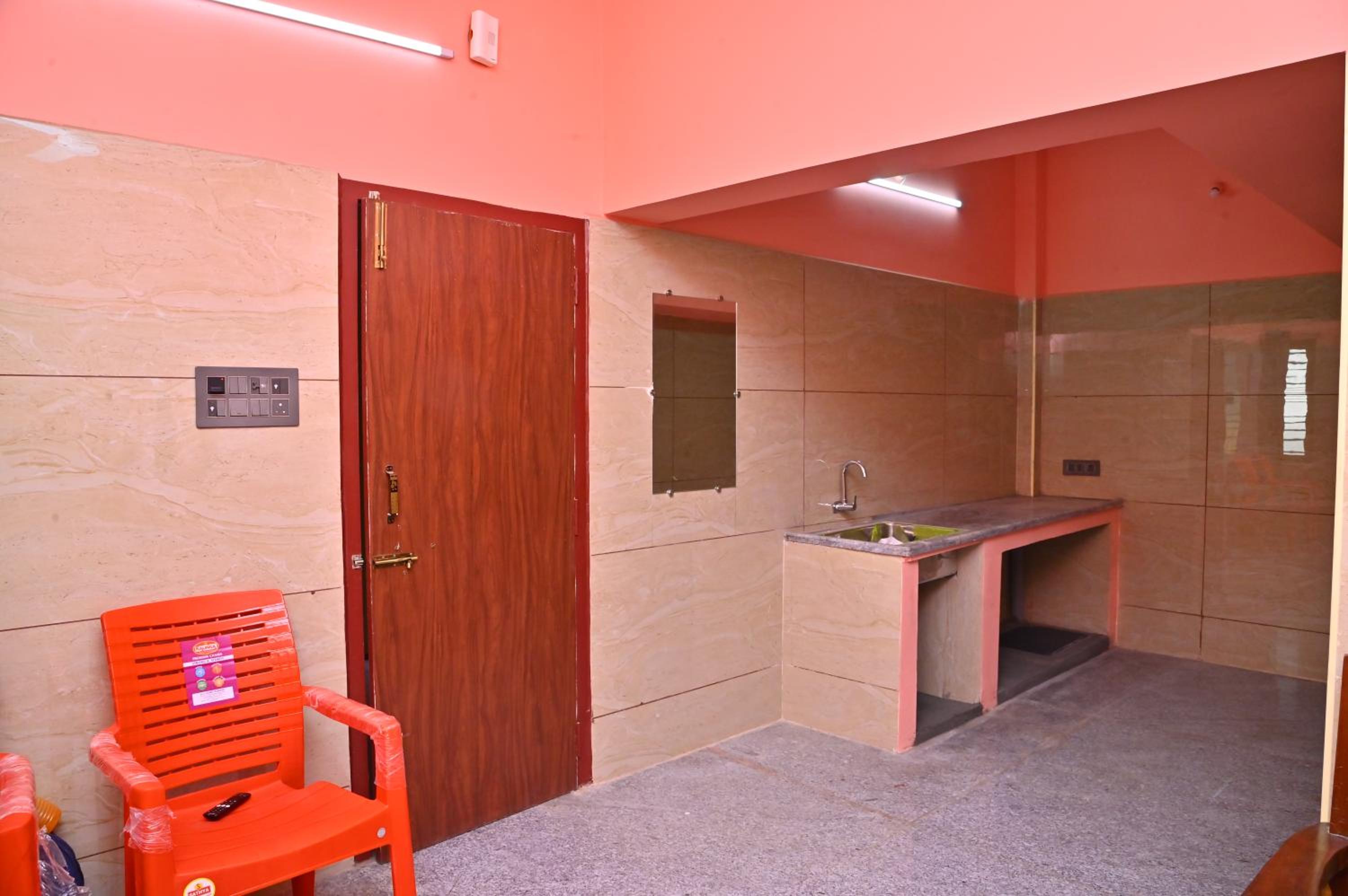 Apartment - Ground Floor photo 2