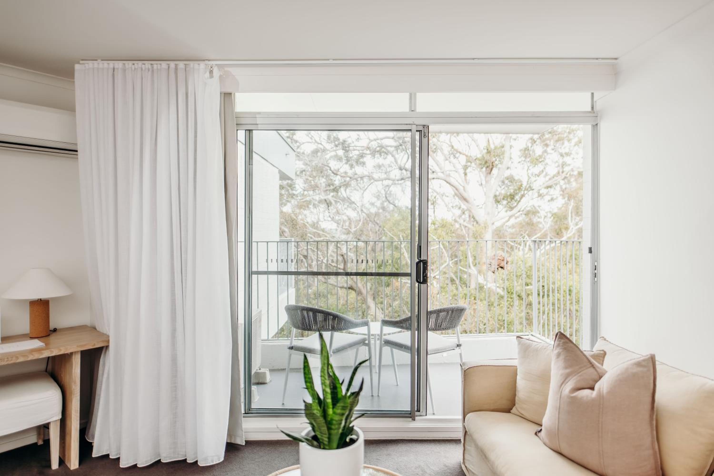 Double or Twin Room with Garden View - Photo 8