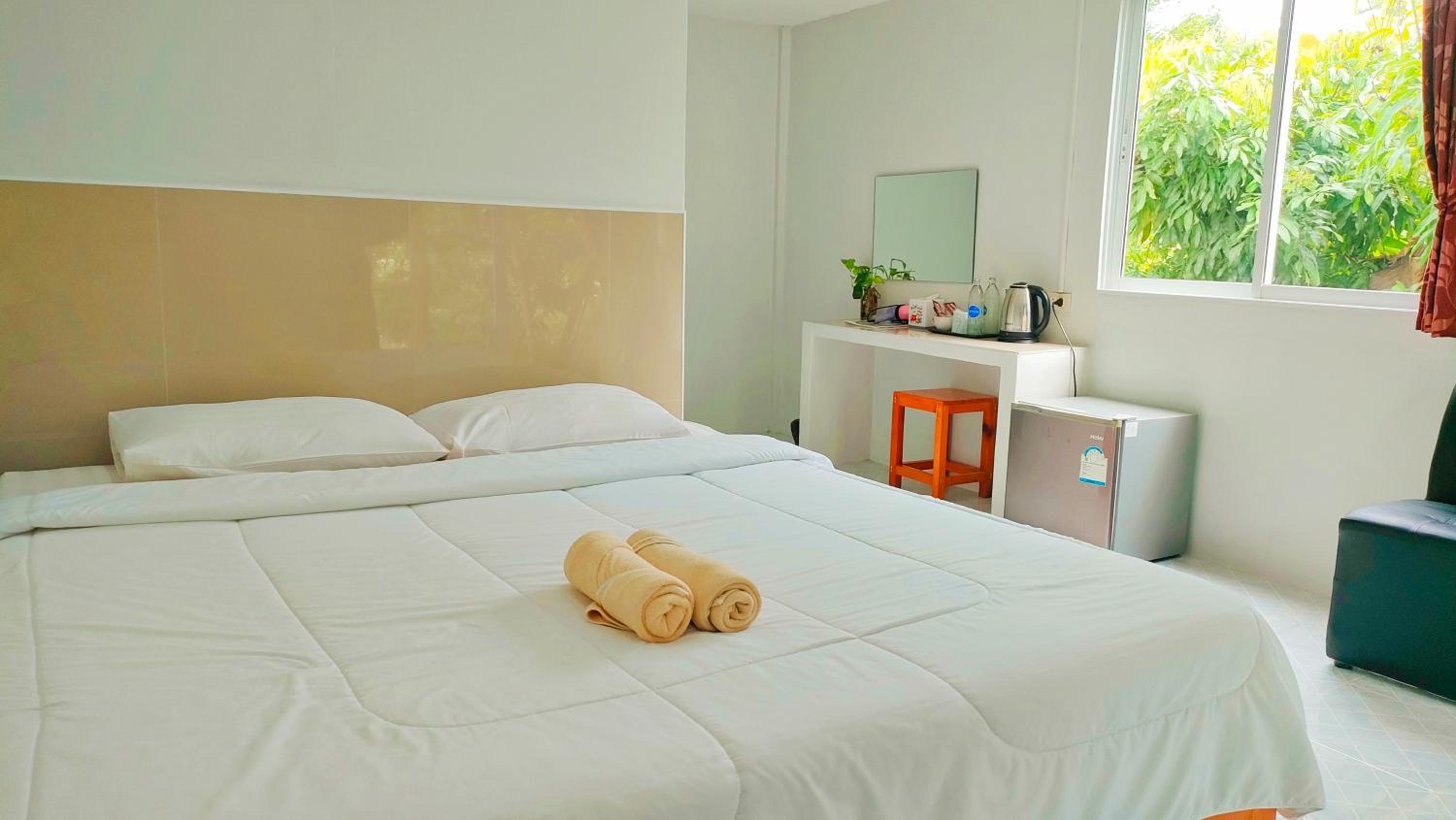 Double Room with View - Photo 3