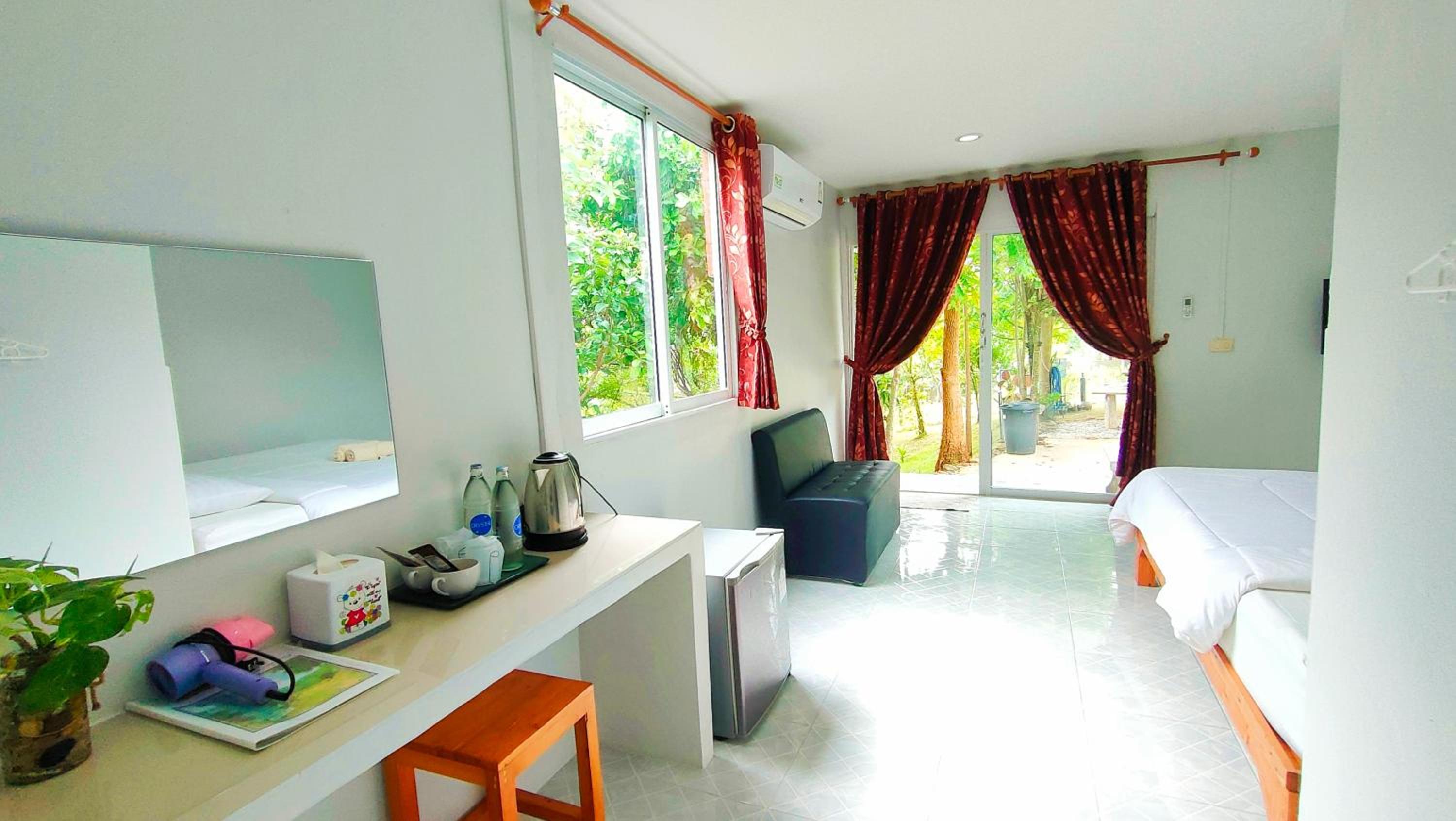 Double Room with View - Photo 15