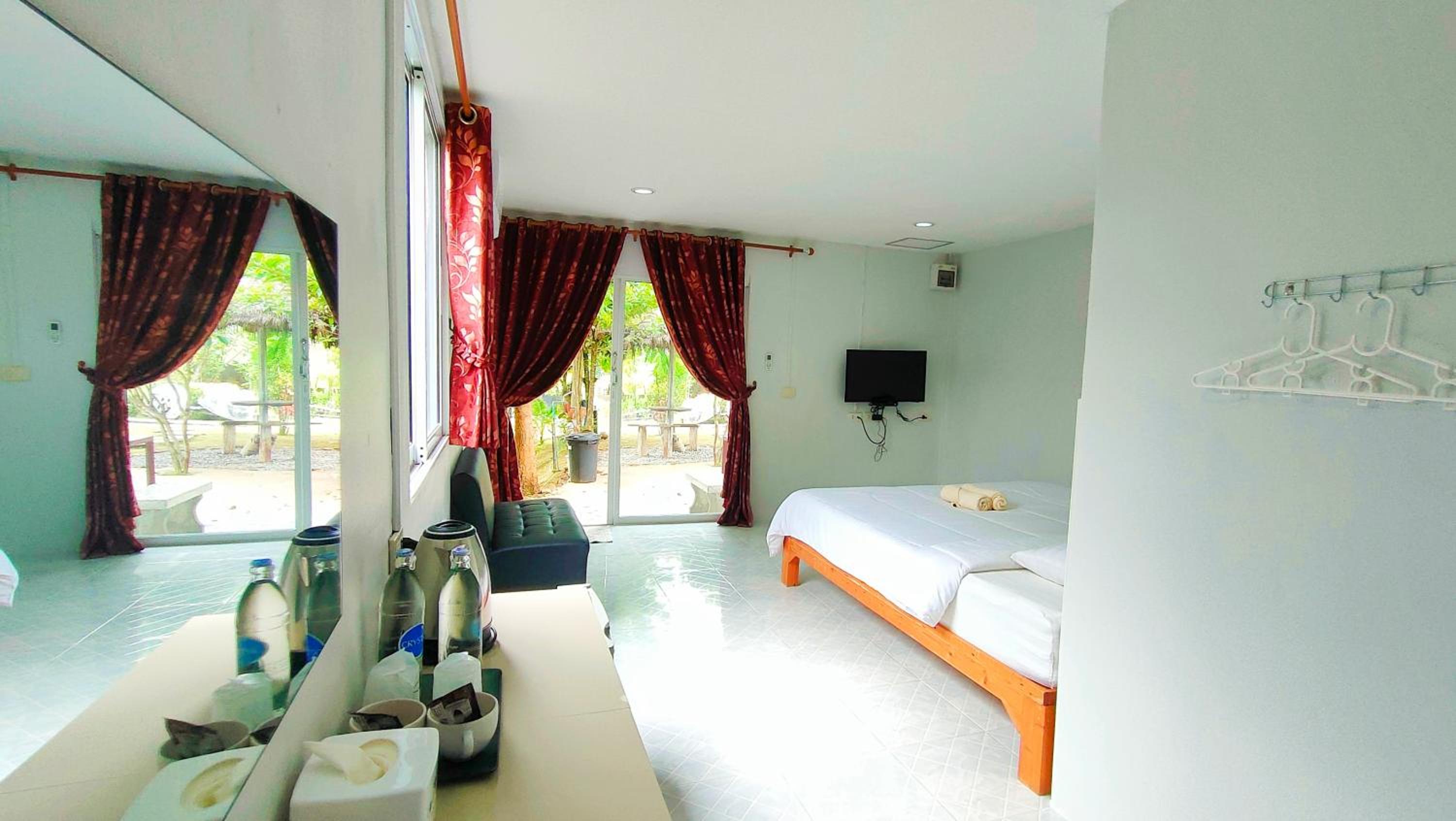 Double Room with View - Photo 12