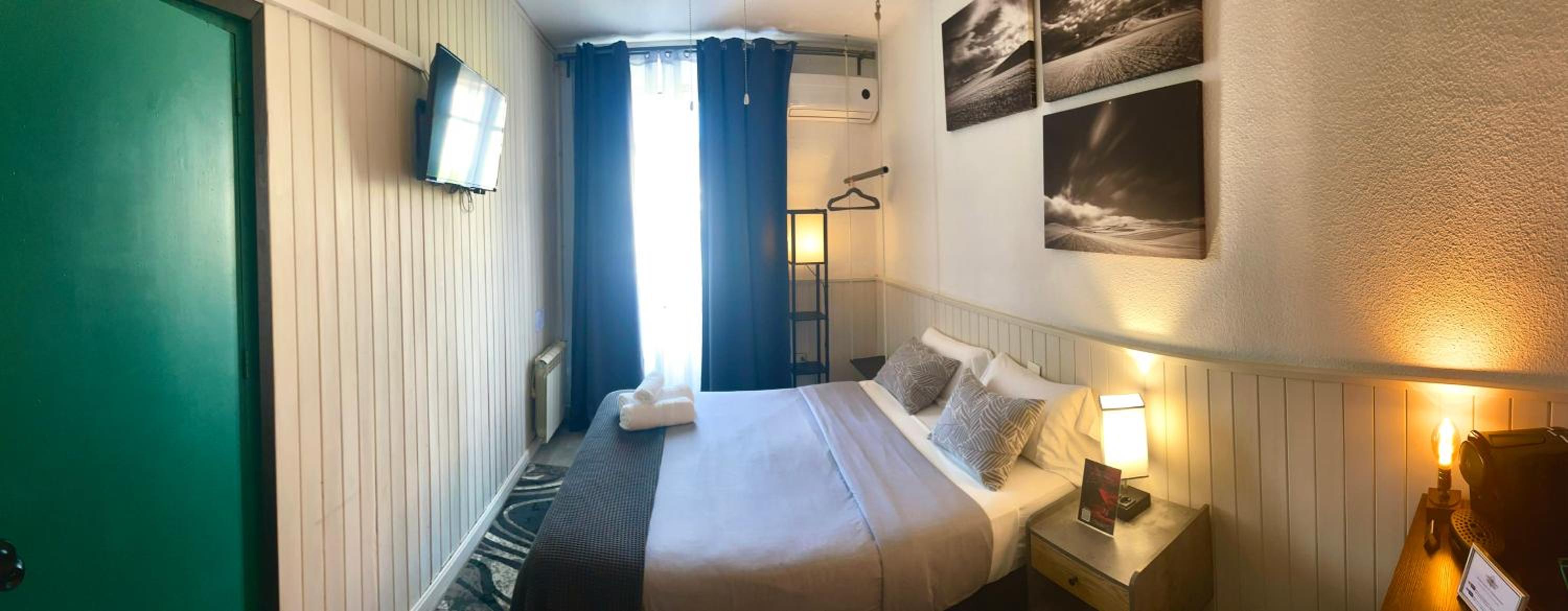 Double Room with Private Bathroom - Photo 5