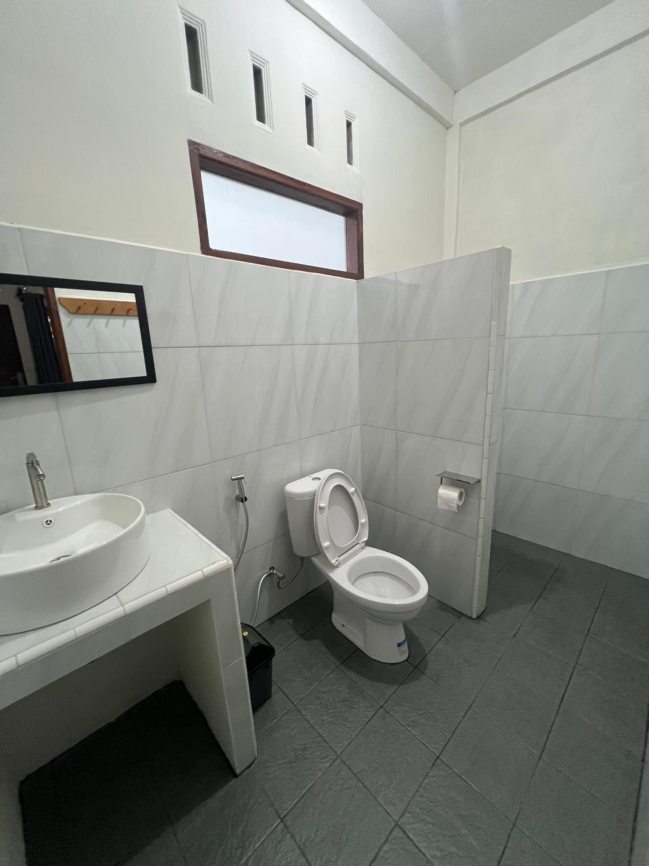 Standard Double Room with Fan - Photo 9