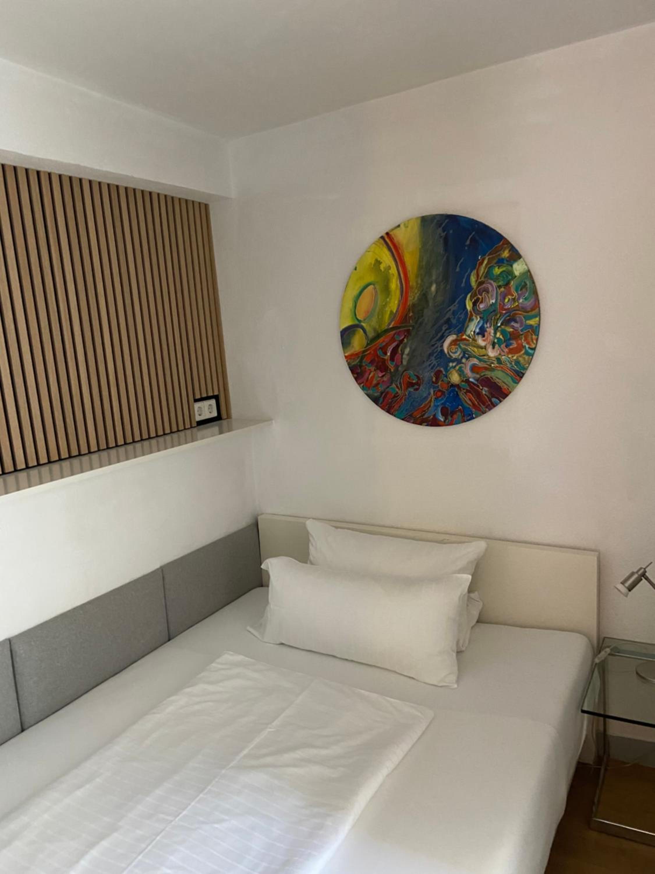 Apartment photo 2