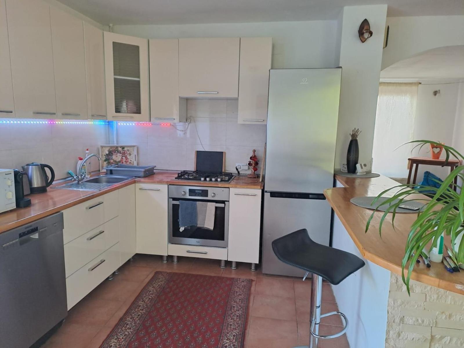 One-Bedroom Apartment with Garden photo 3