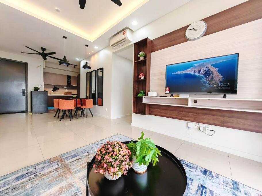 Three-Bedroom Apartment photo 1