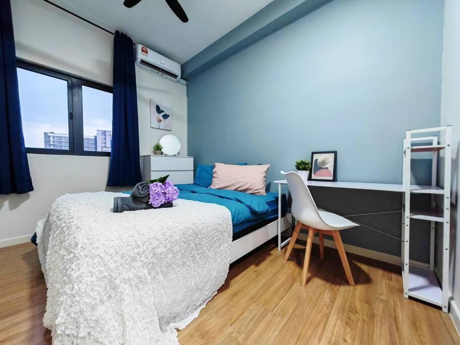 Three-Bedroom Apartment photo 2