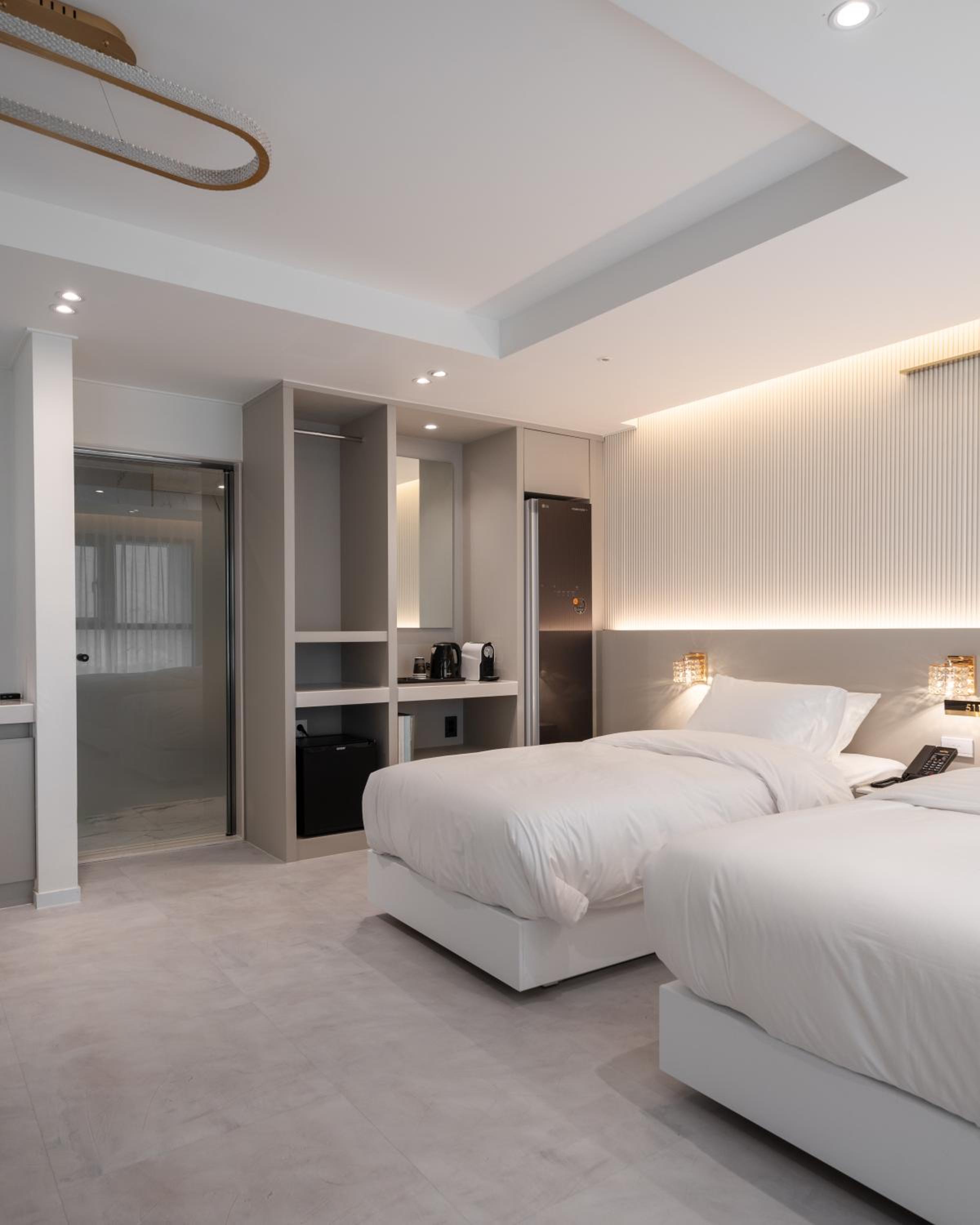 Main Building - Premium Twin Room - Photo 1